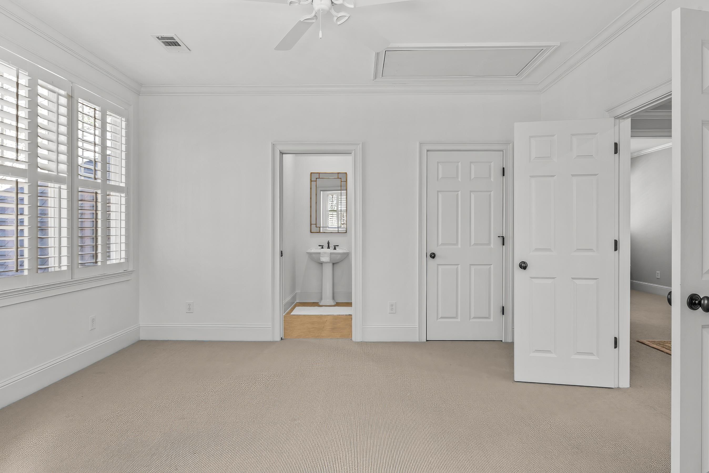 1000 OSLIN PLACE