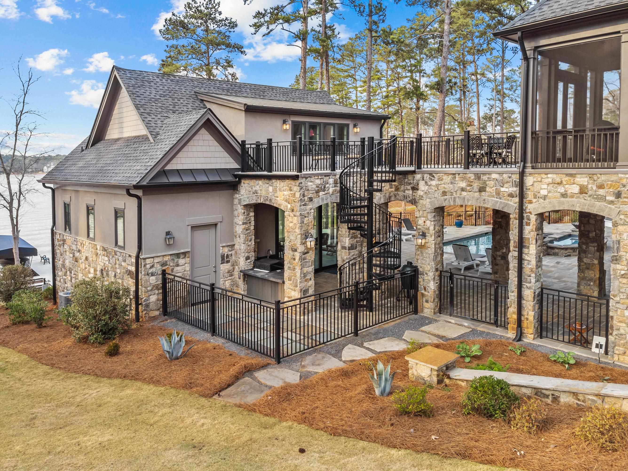 2781 LINGER LONGER DRIVE