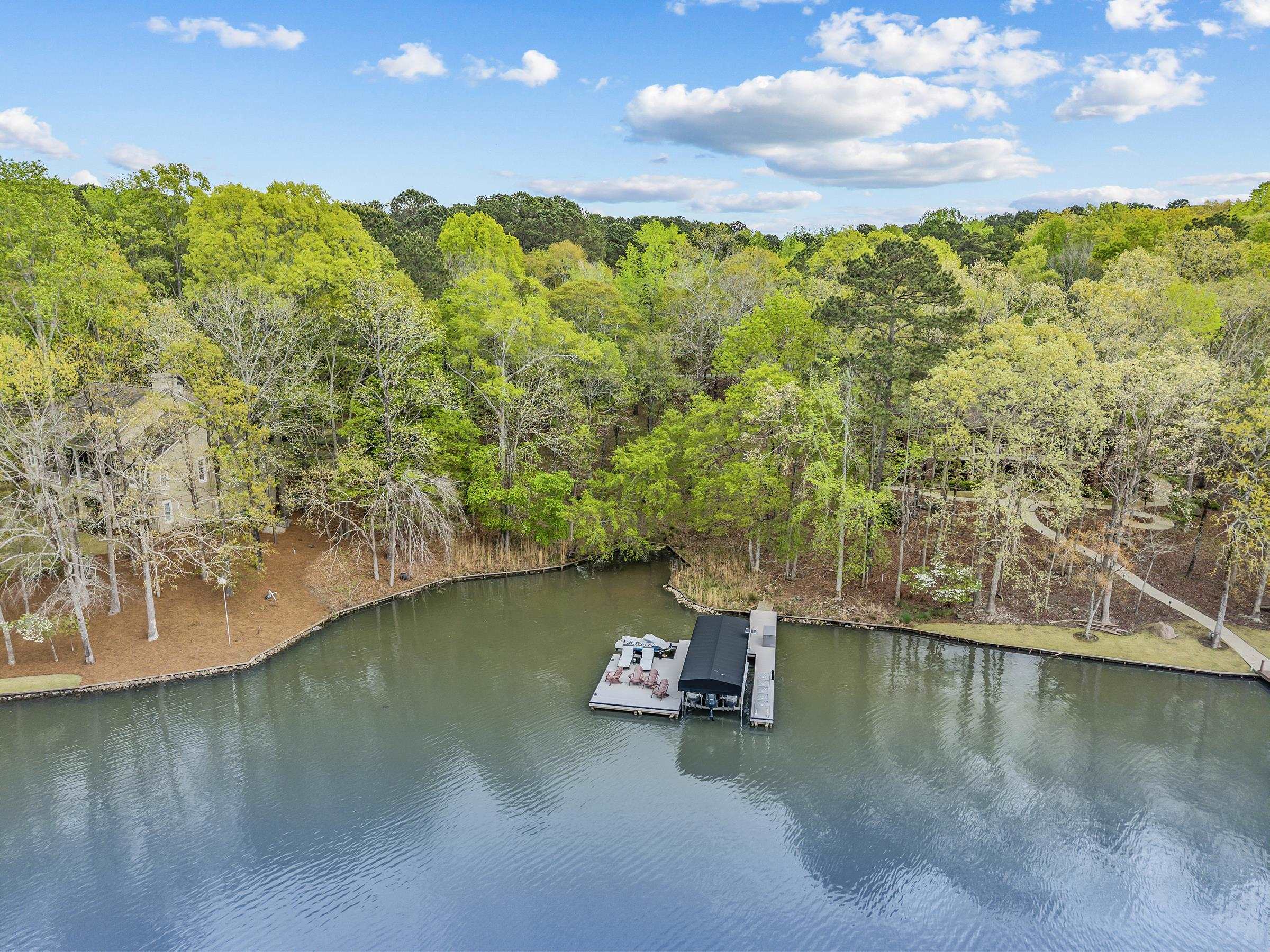 233 REYNOLDS DRIVE