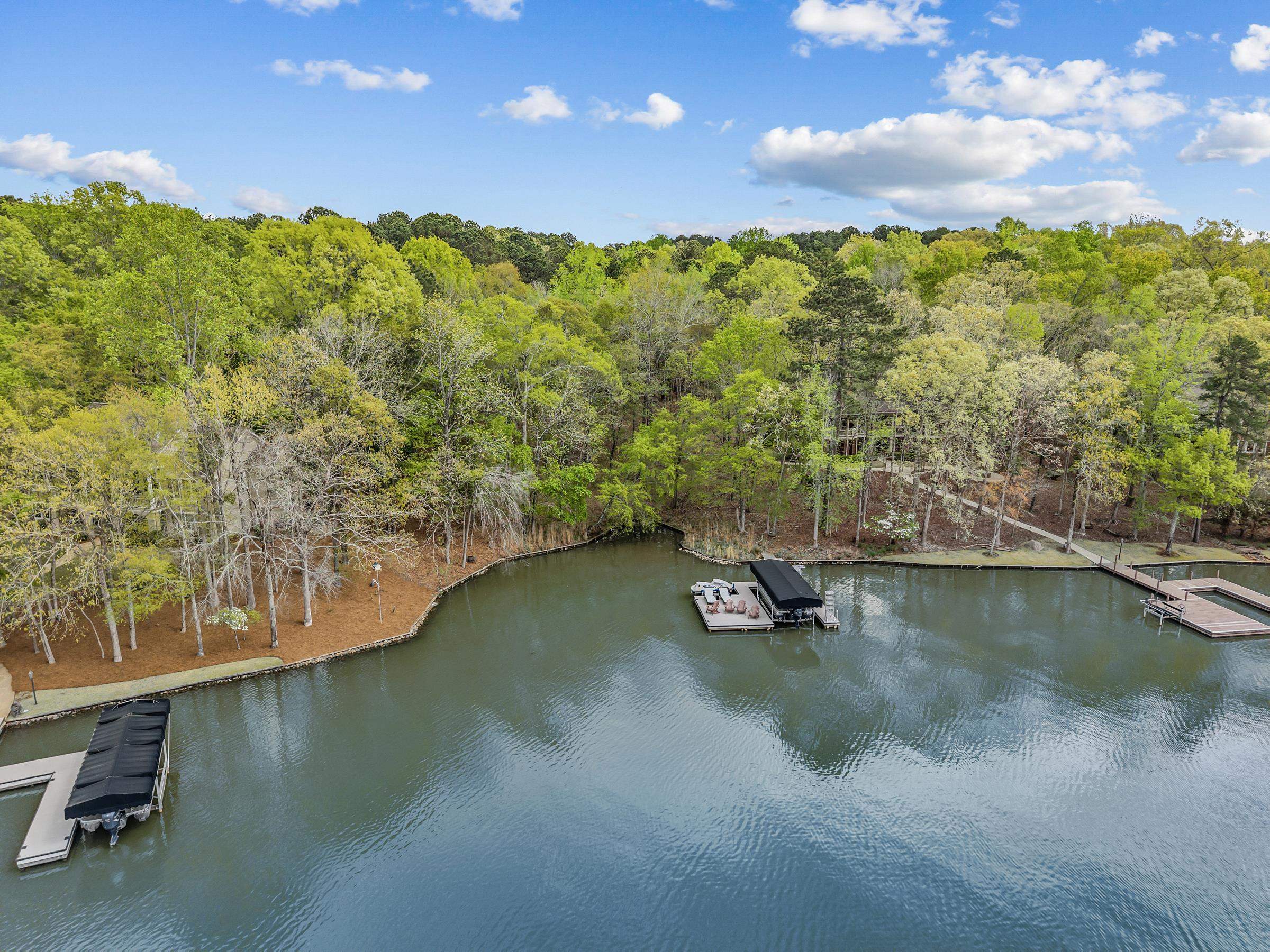 233 REYNOLDS DRIVE
