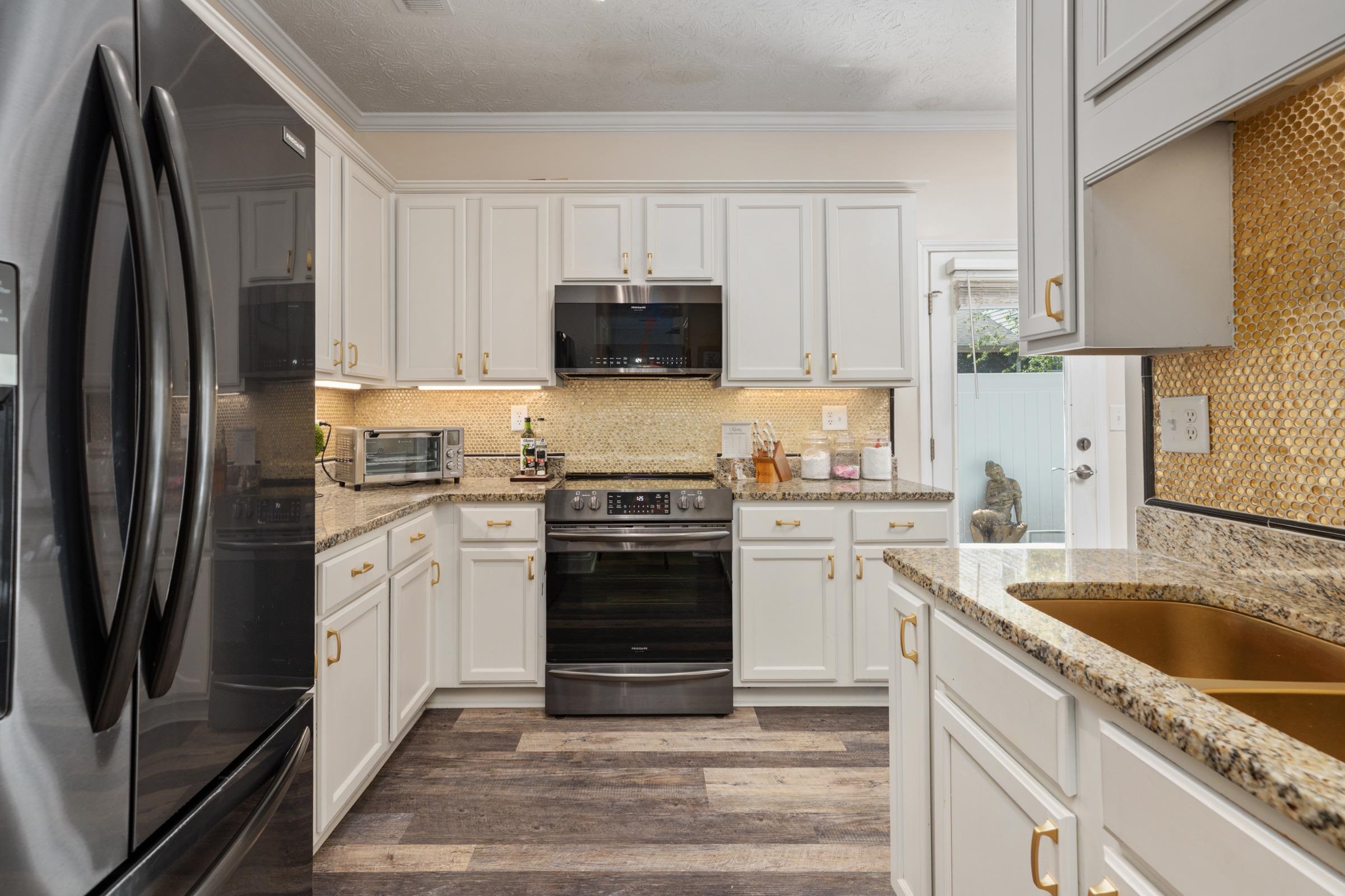 1071 APPLE ORCHARD LANE