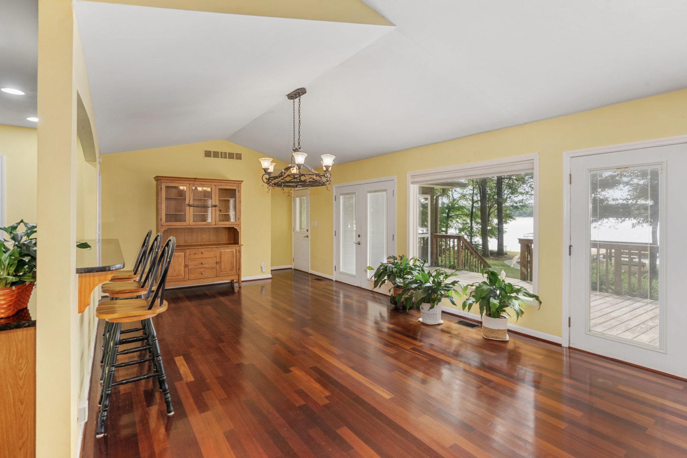 1621 MORGAN DRIVE