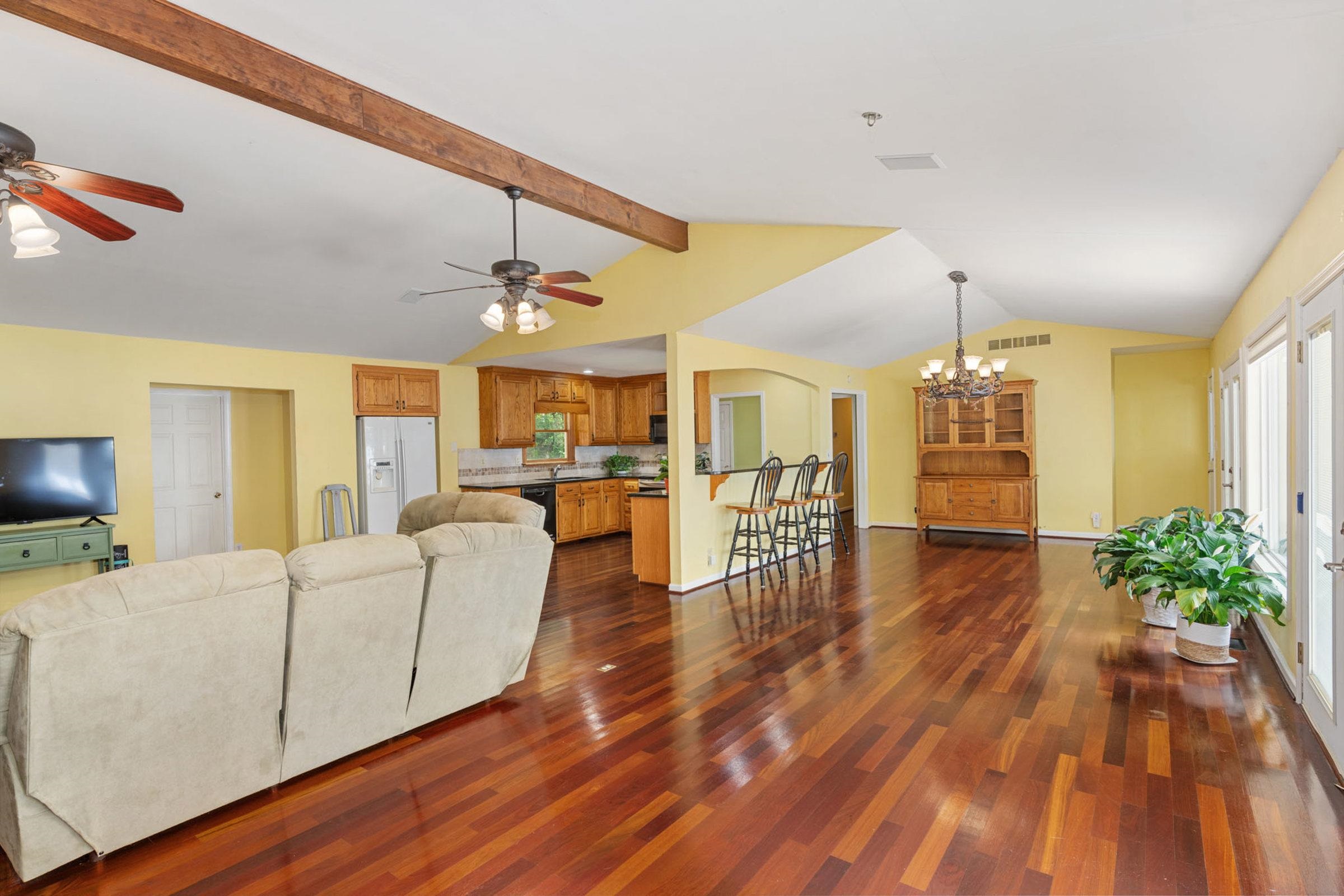 1621 MORGAN DRIVE