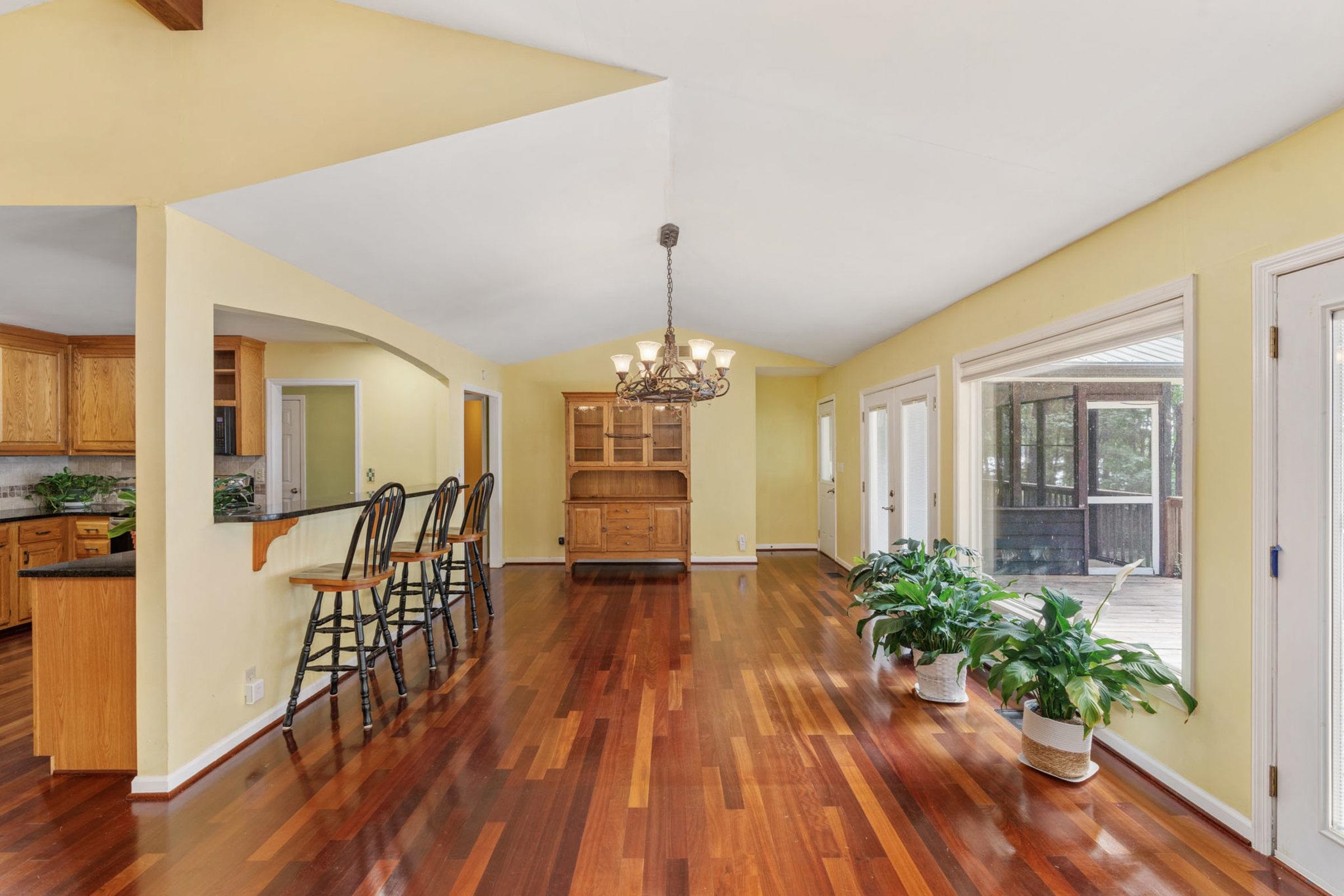 1621 MORGAN DRIVE