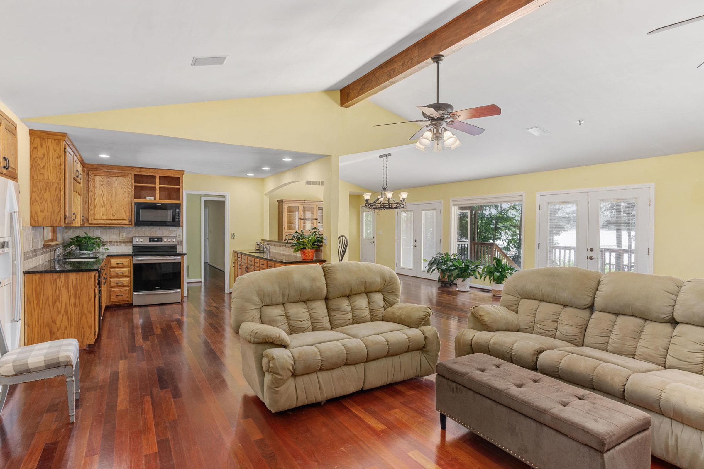 1621 MORGAN DRIVE
