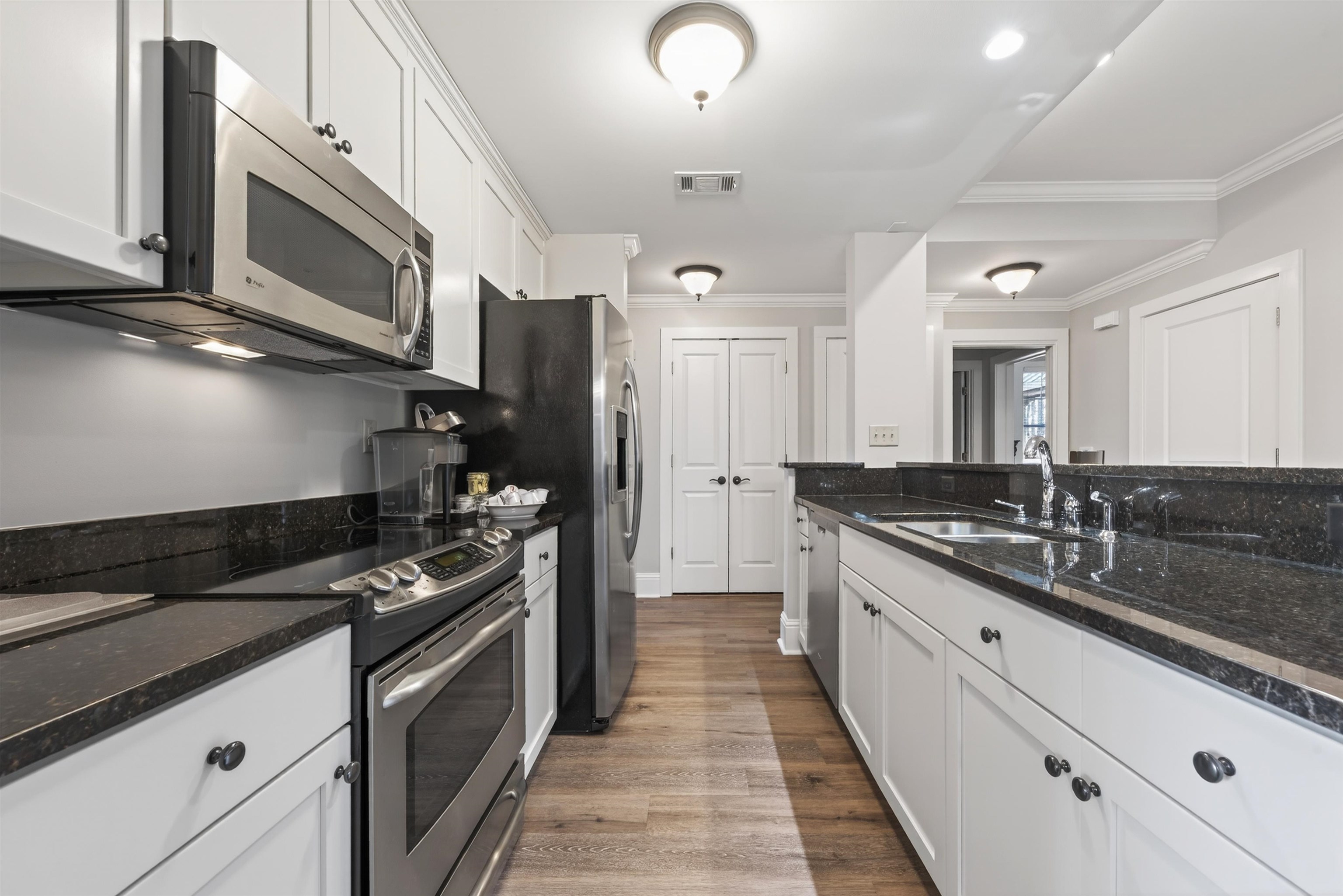 1010 D PORTAGE TRAIL