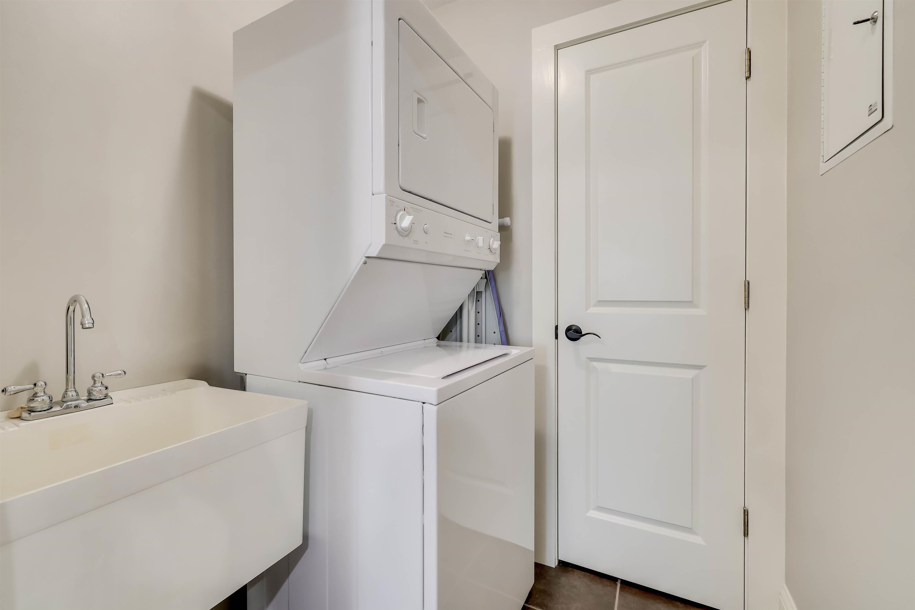 1010 D PORTAGE TRAIL