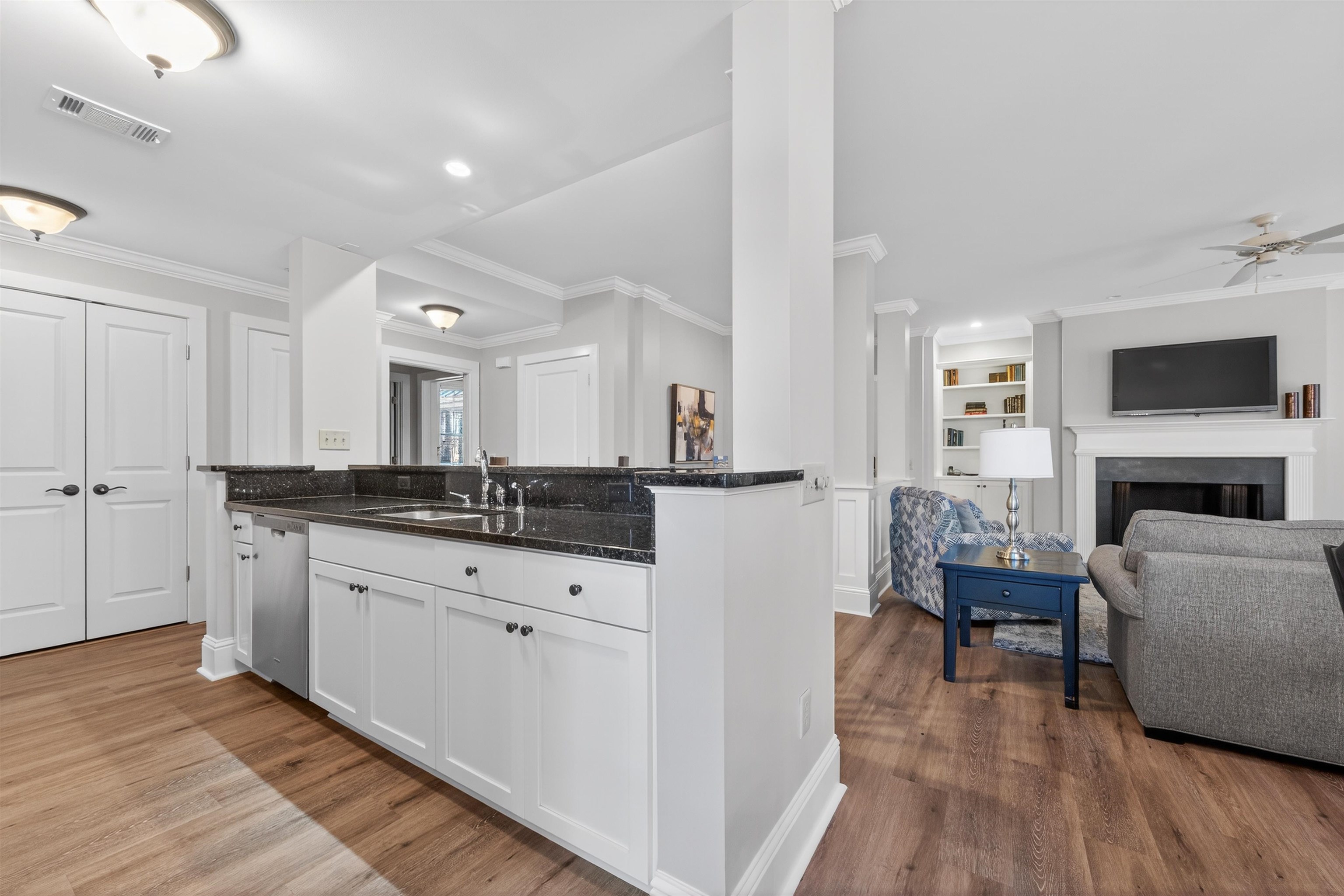 1010 D PORTAGE TRAIL