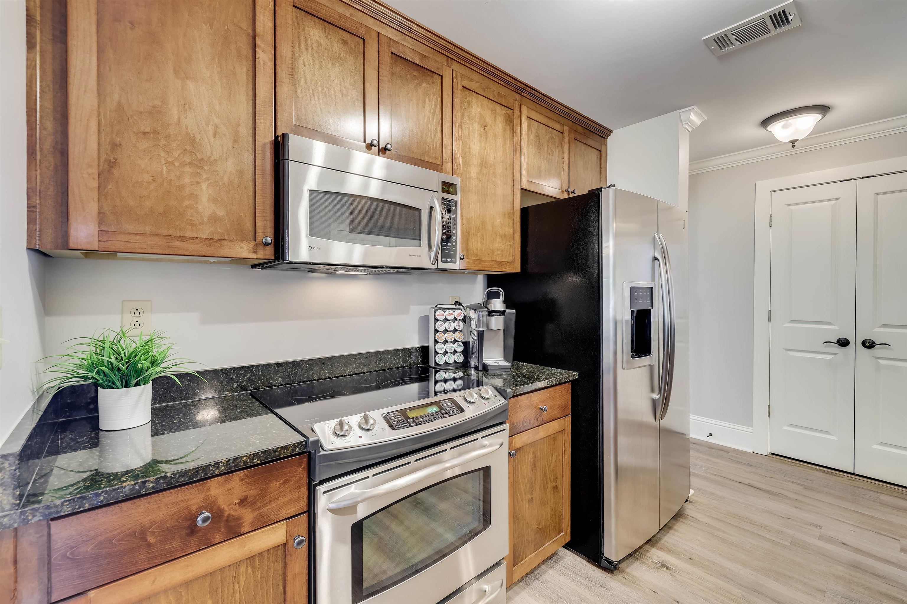 1010 D PORTAGE TRAIL