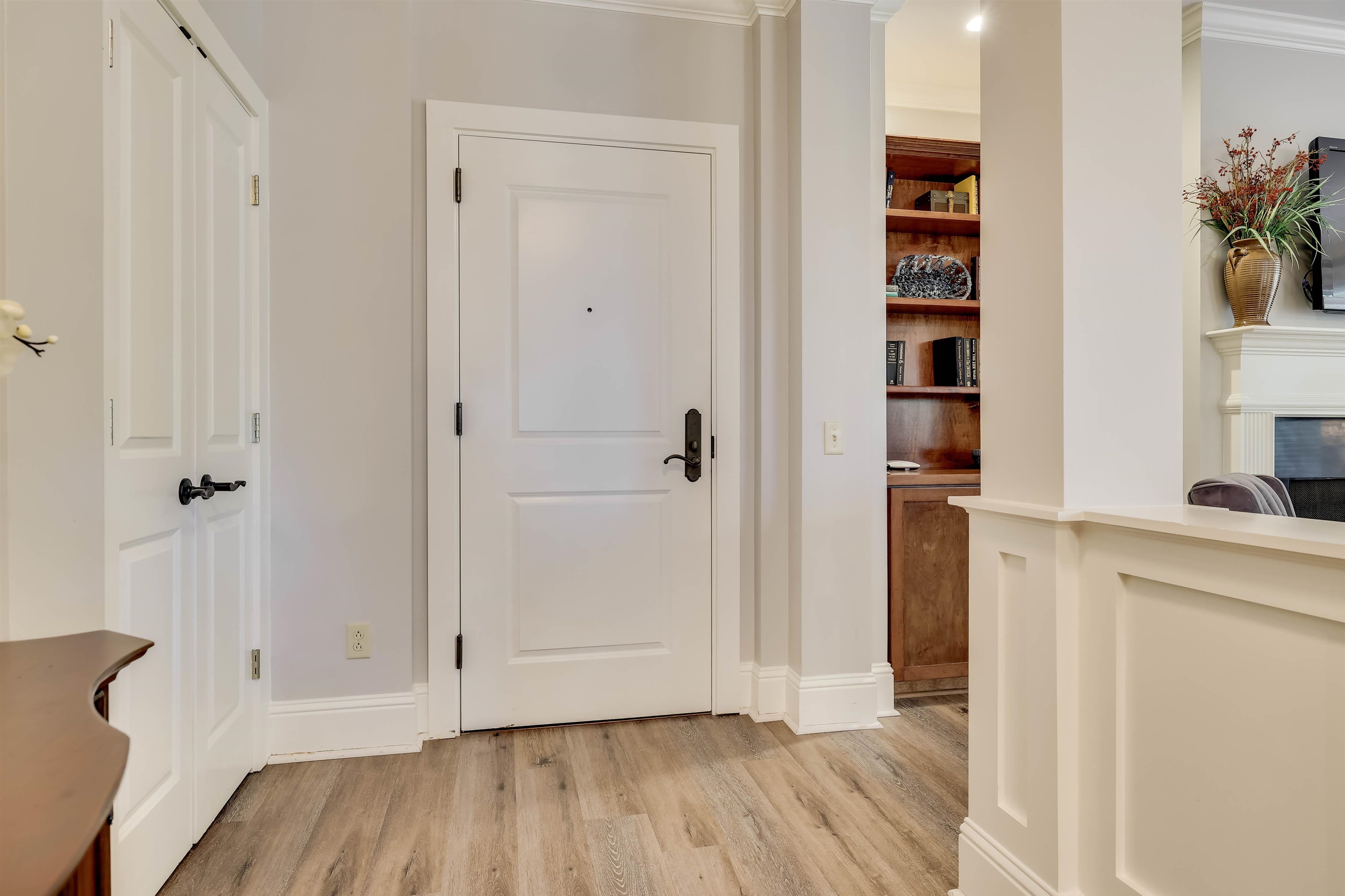 1010 D PORTAGE TRAIL