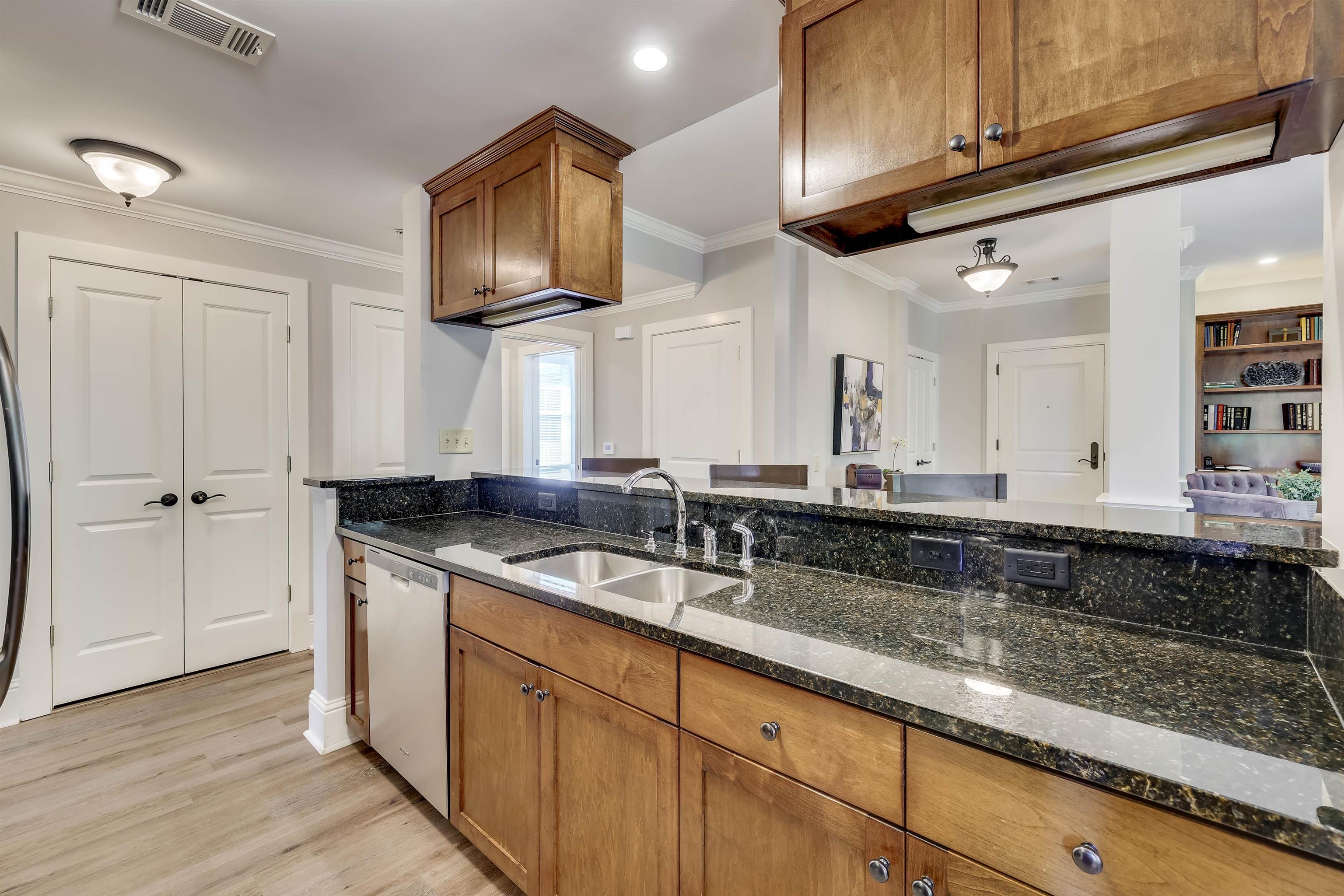 1010 D PORTAGE TRAIL