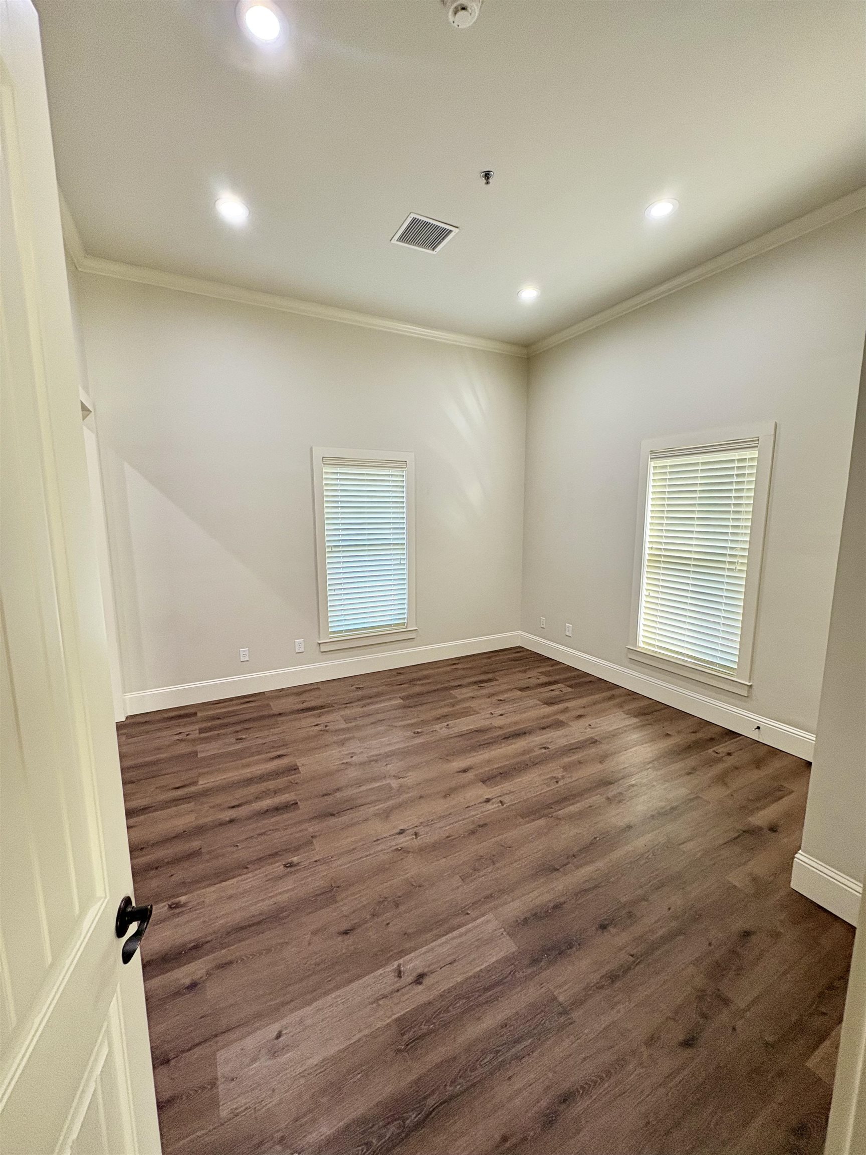 1129 LAKE OCONEE PARKWAY Unit: Suite 104