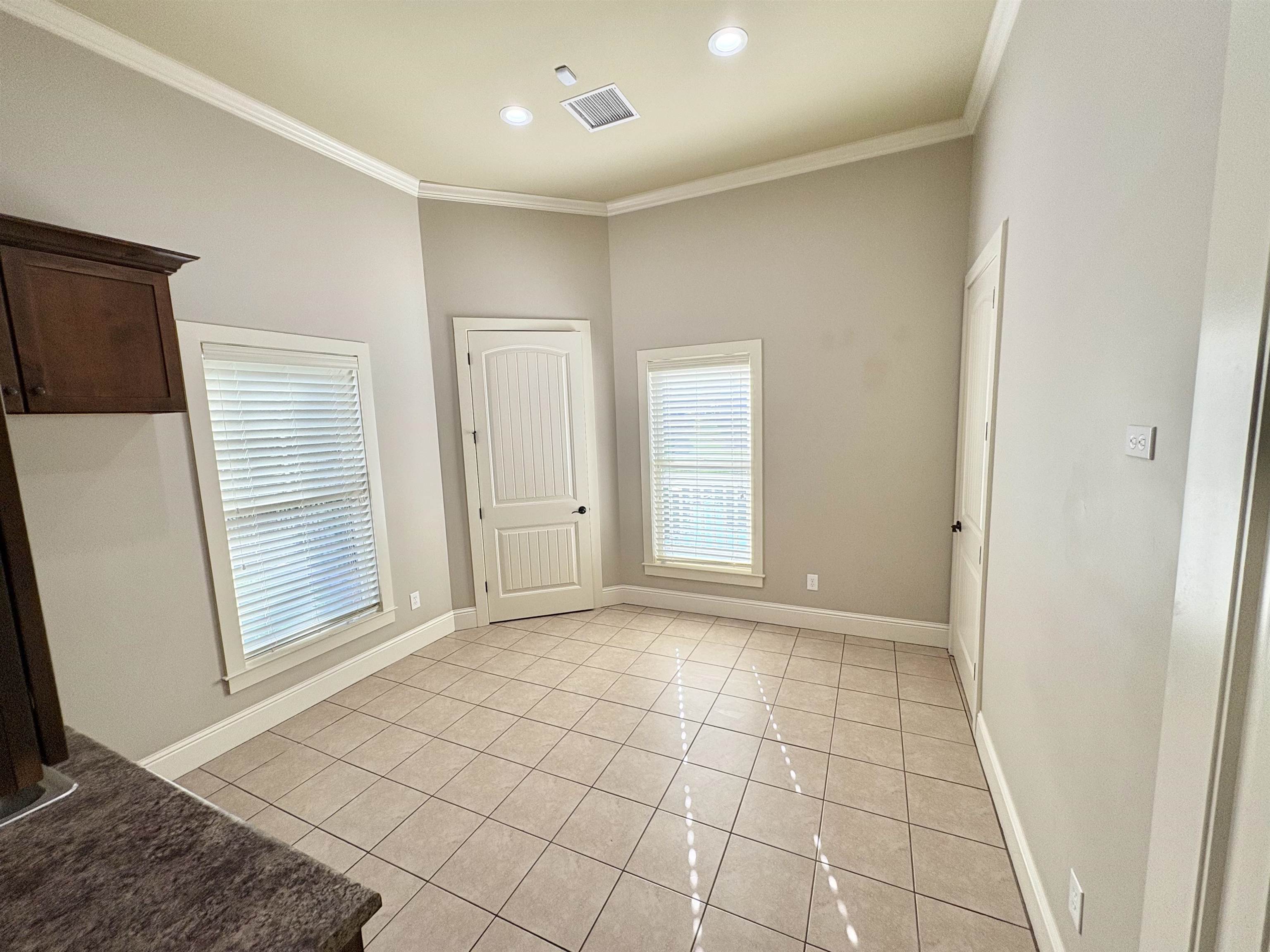 1129 LAKE OCONEE PARKWAY Unit: Suite 104