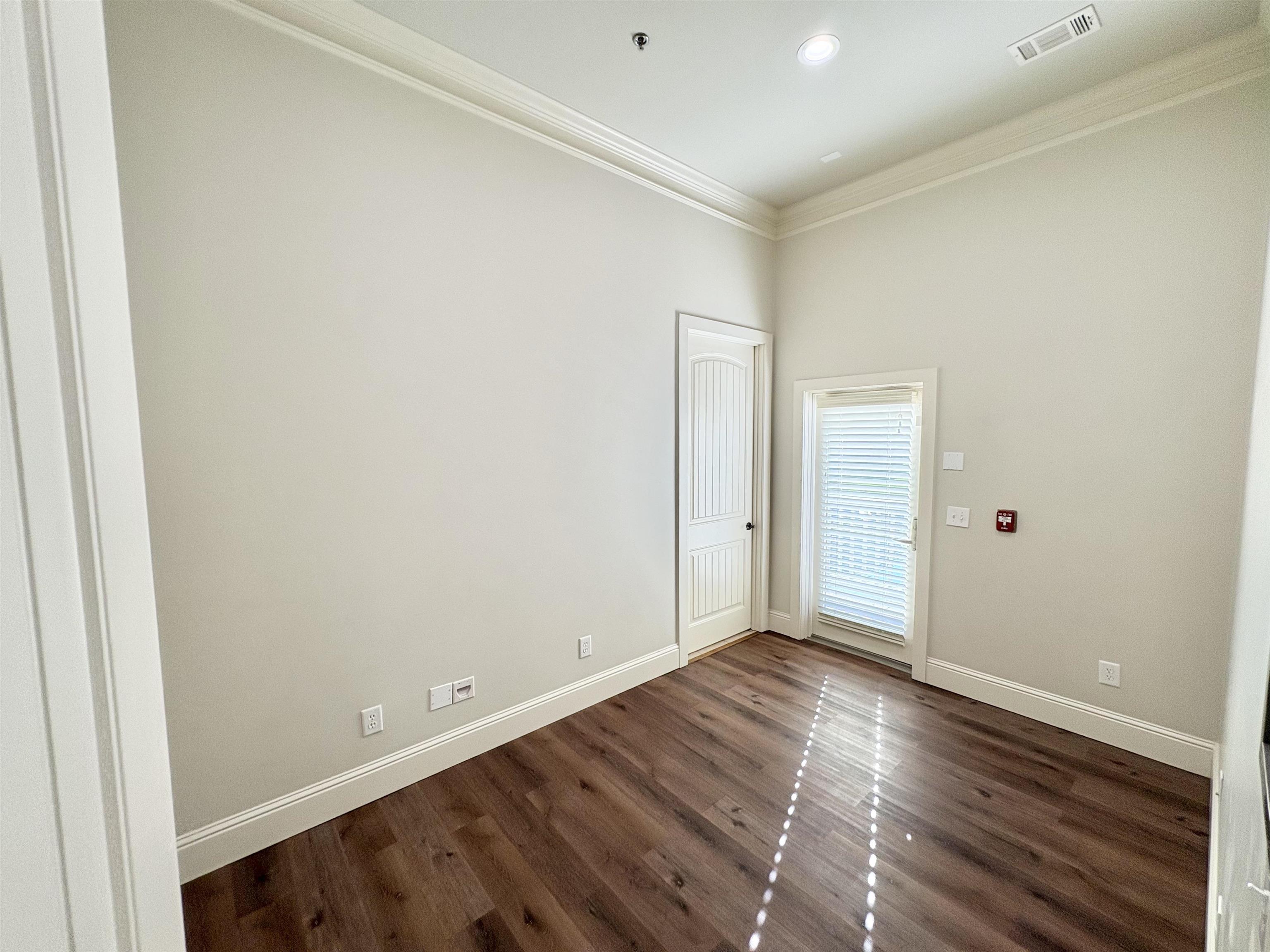 1129 LAKE OCONEE PARKWAY Unit: Suite 104