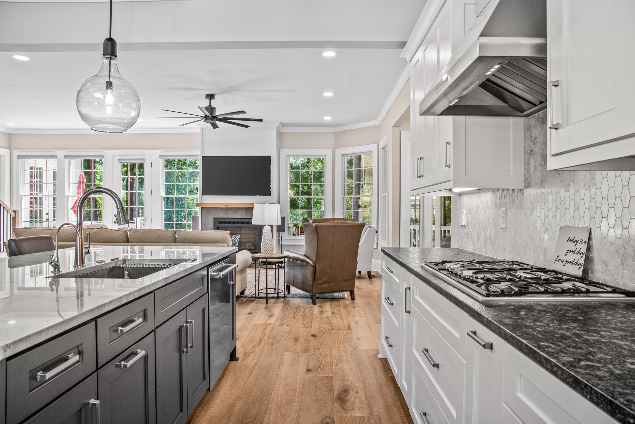 1210 MERCER TRAIL