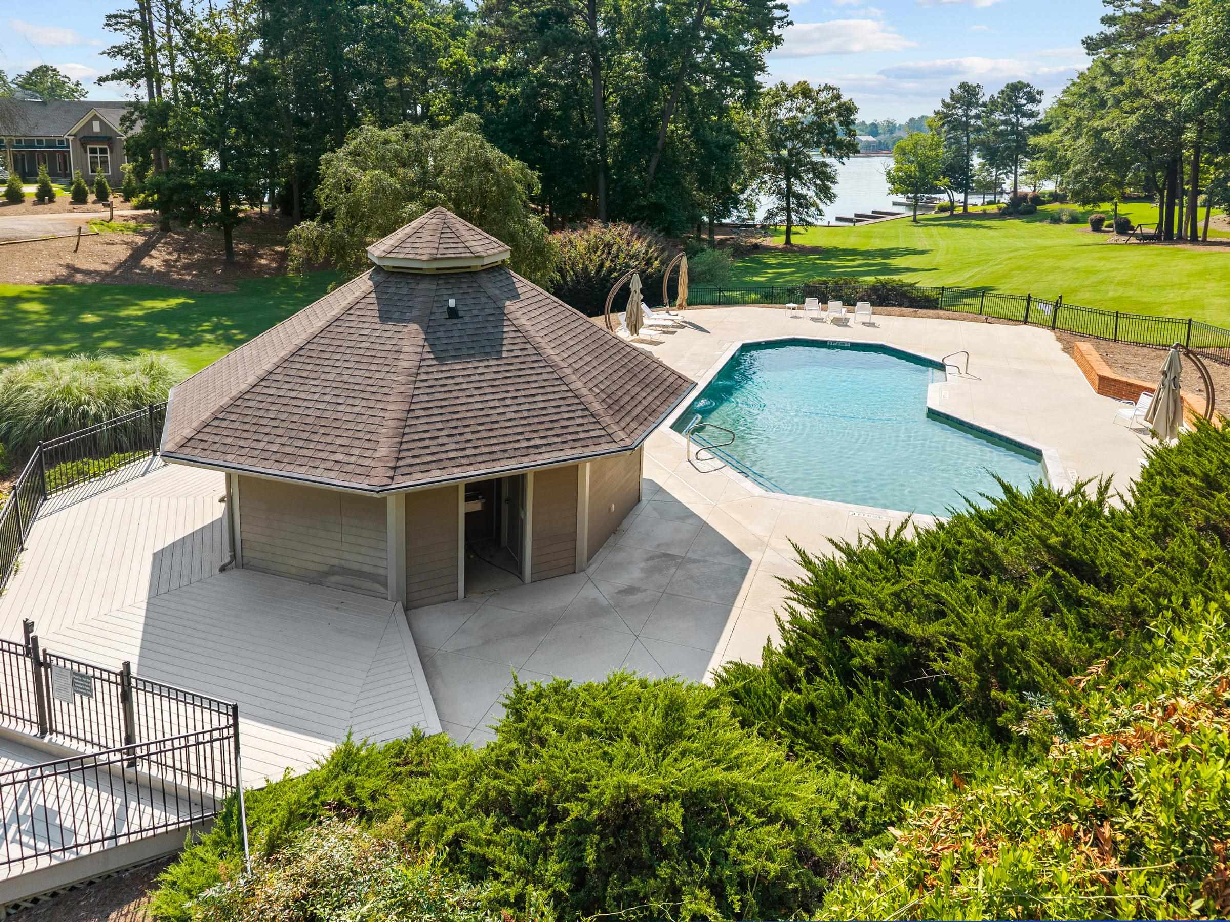 1210 MERCER TRAIL