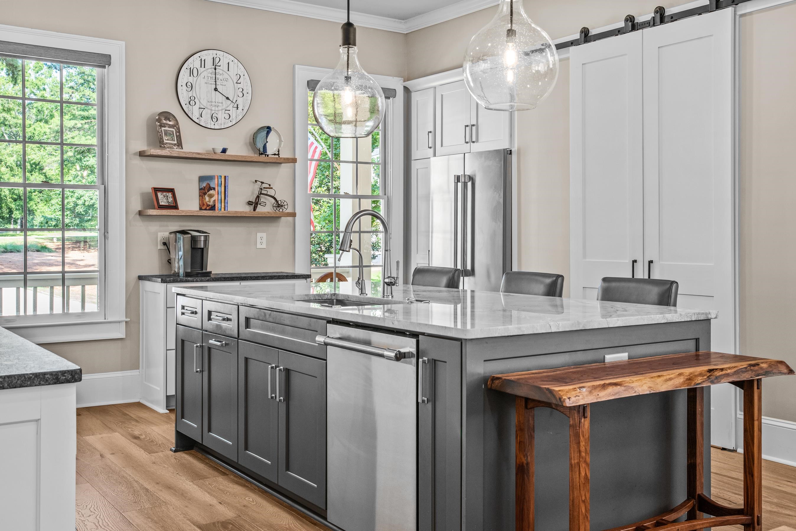 1210 MERCER TRAIL