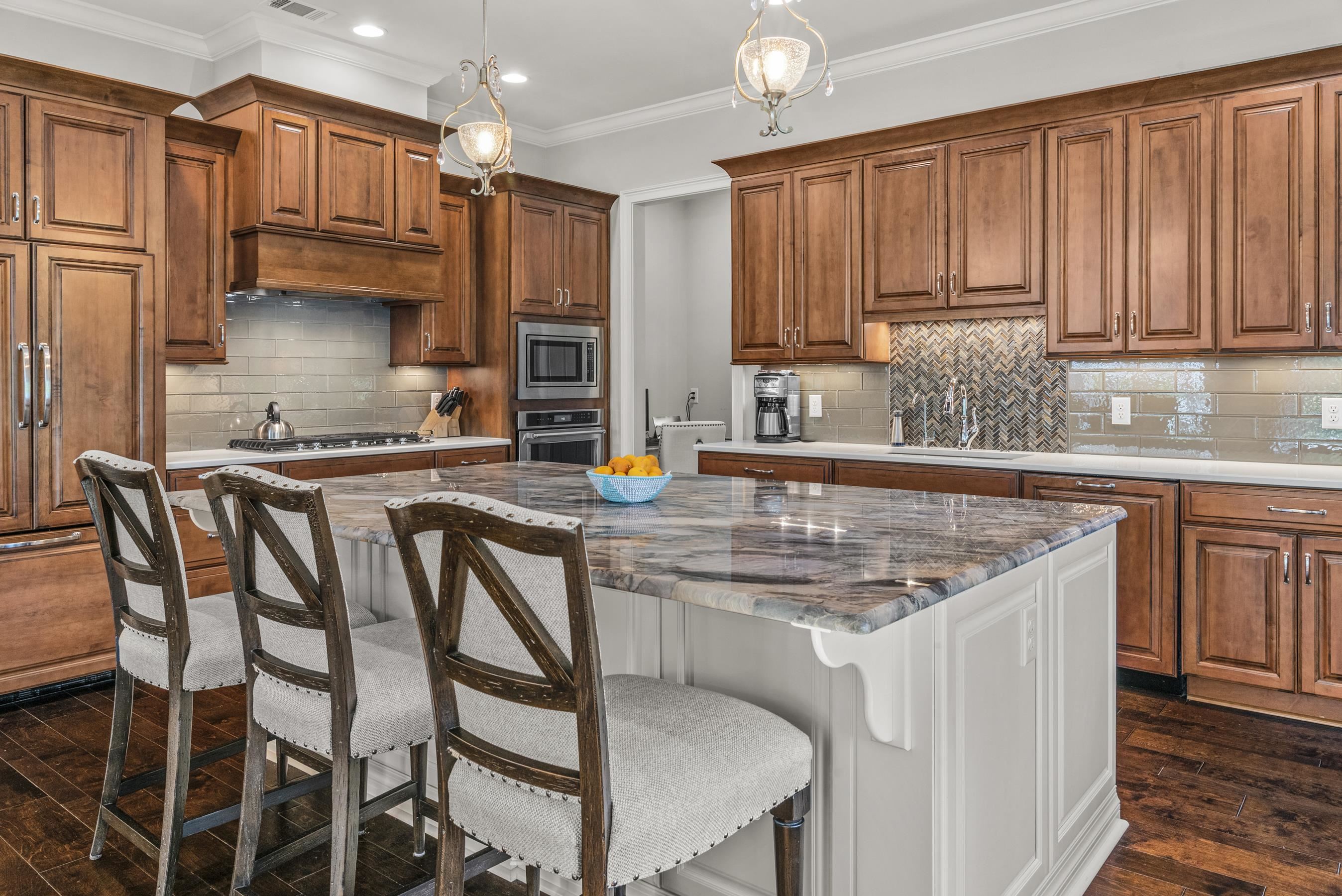 1081 ANGEL POND WEST