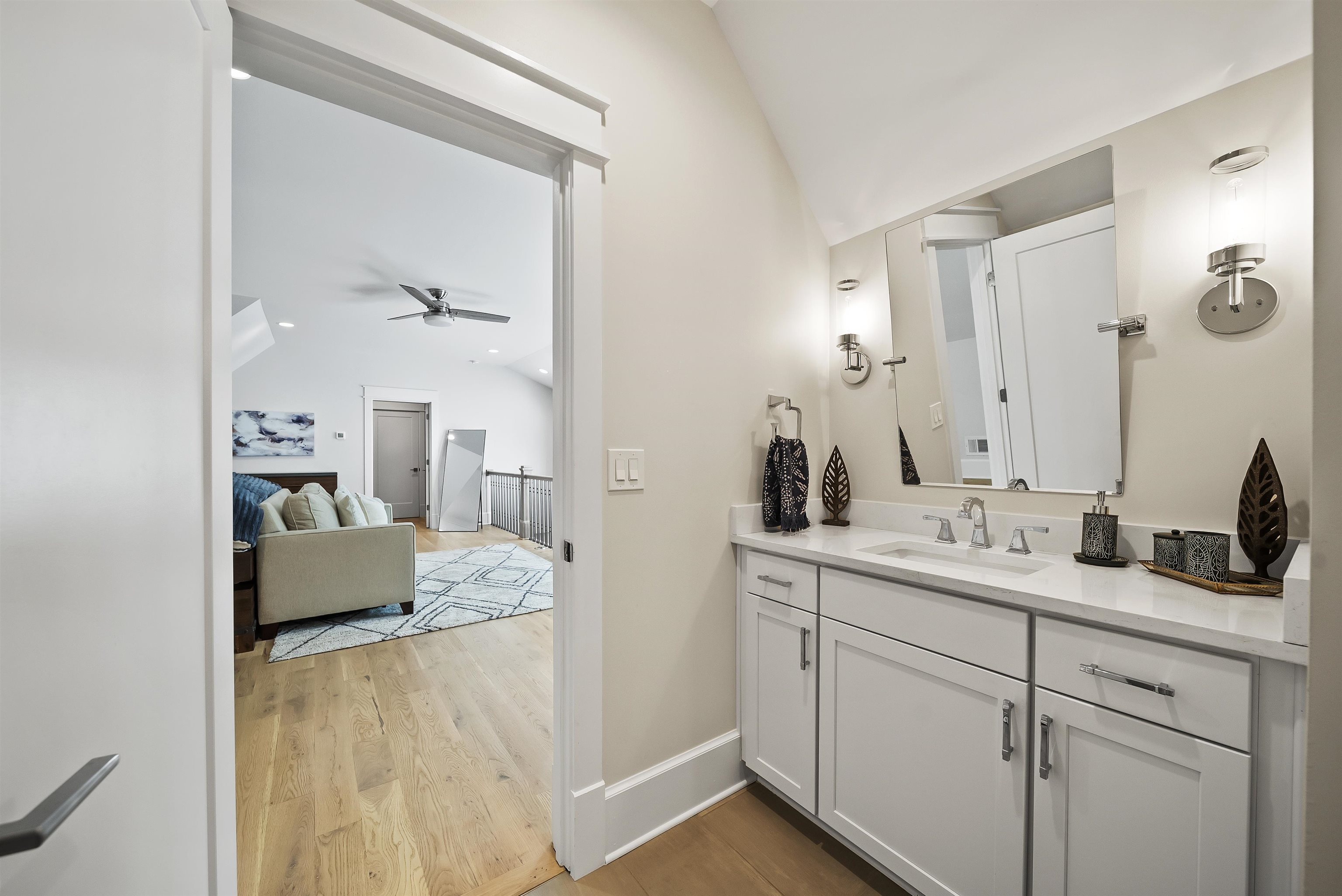 1091 JONES BLUFF COURT