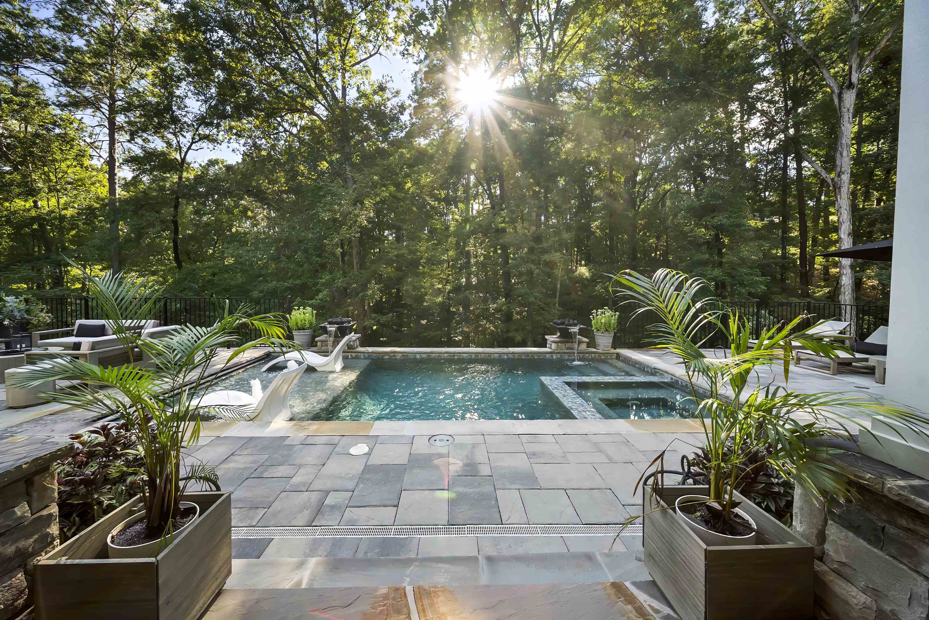 1091 JONES BLUFF COURT