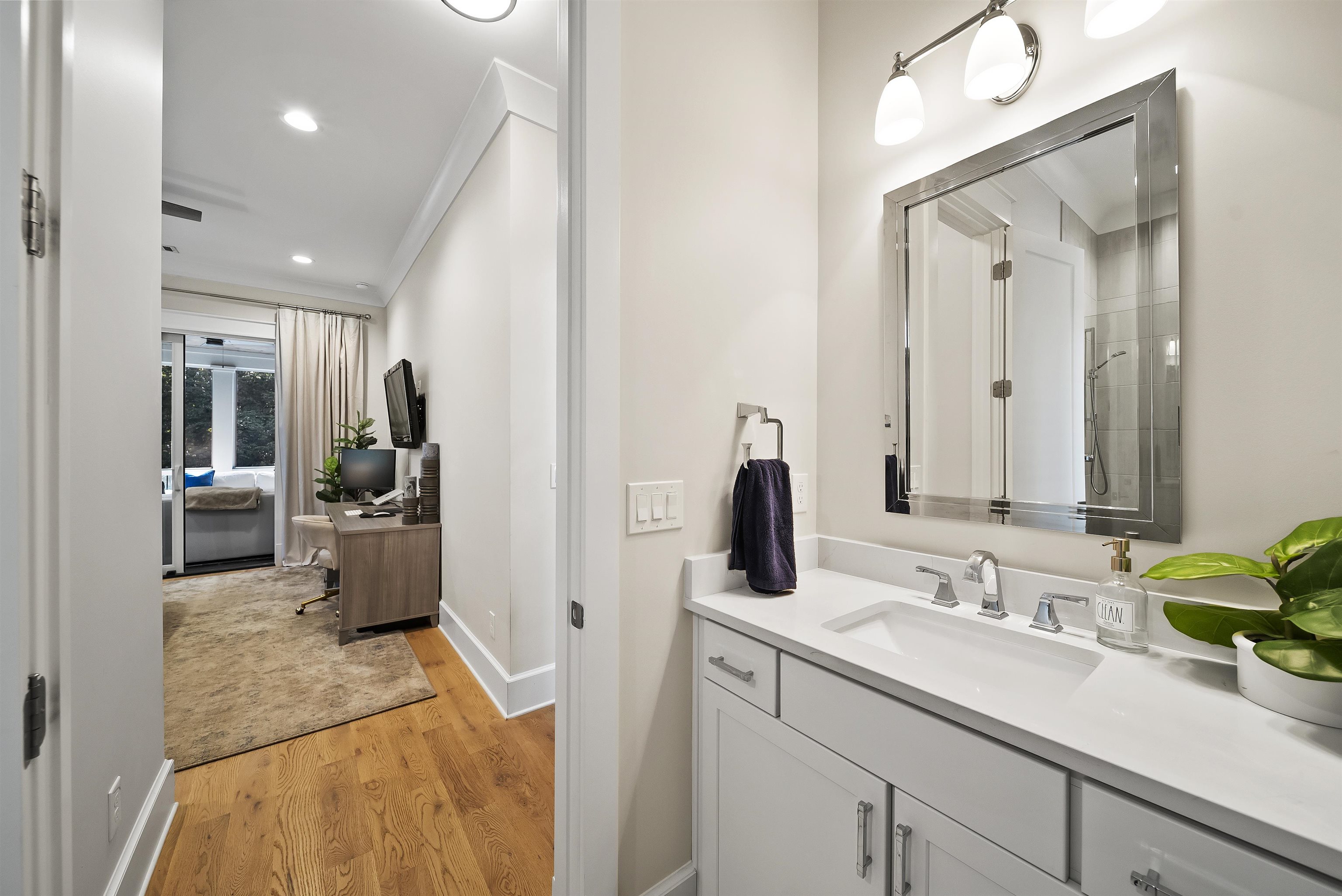 1091 JONES BLUFF COURT