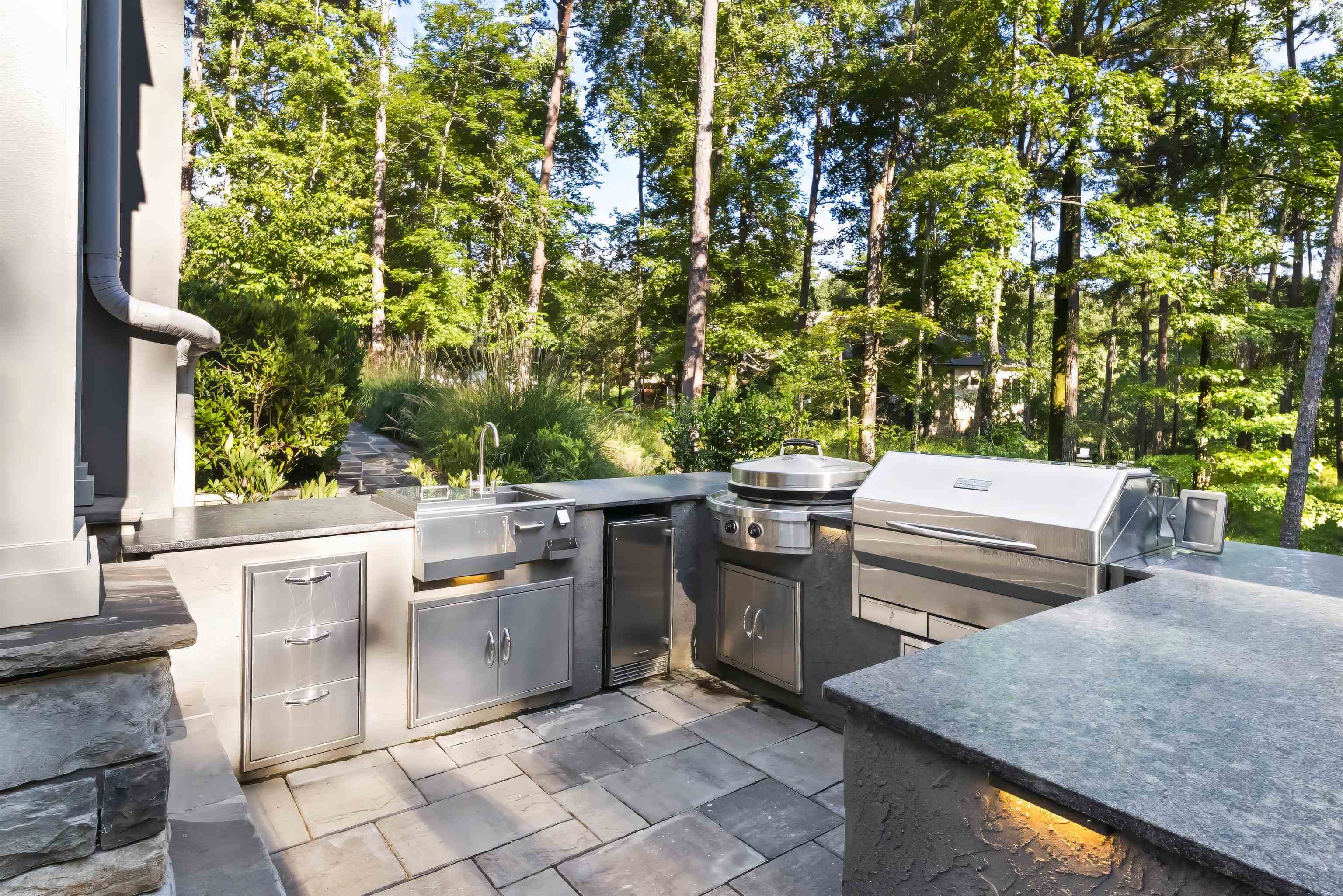 1091 JONES BLUFF COURT