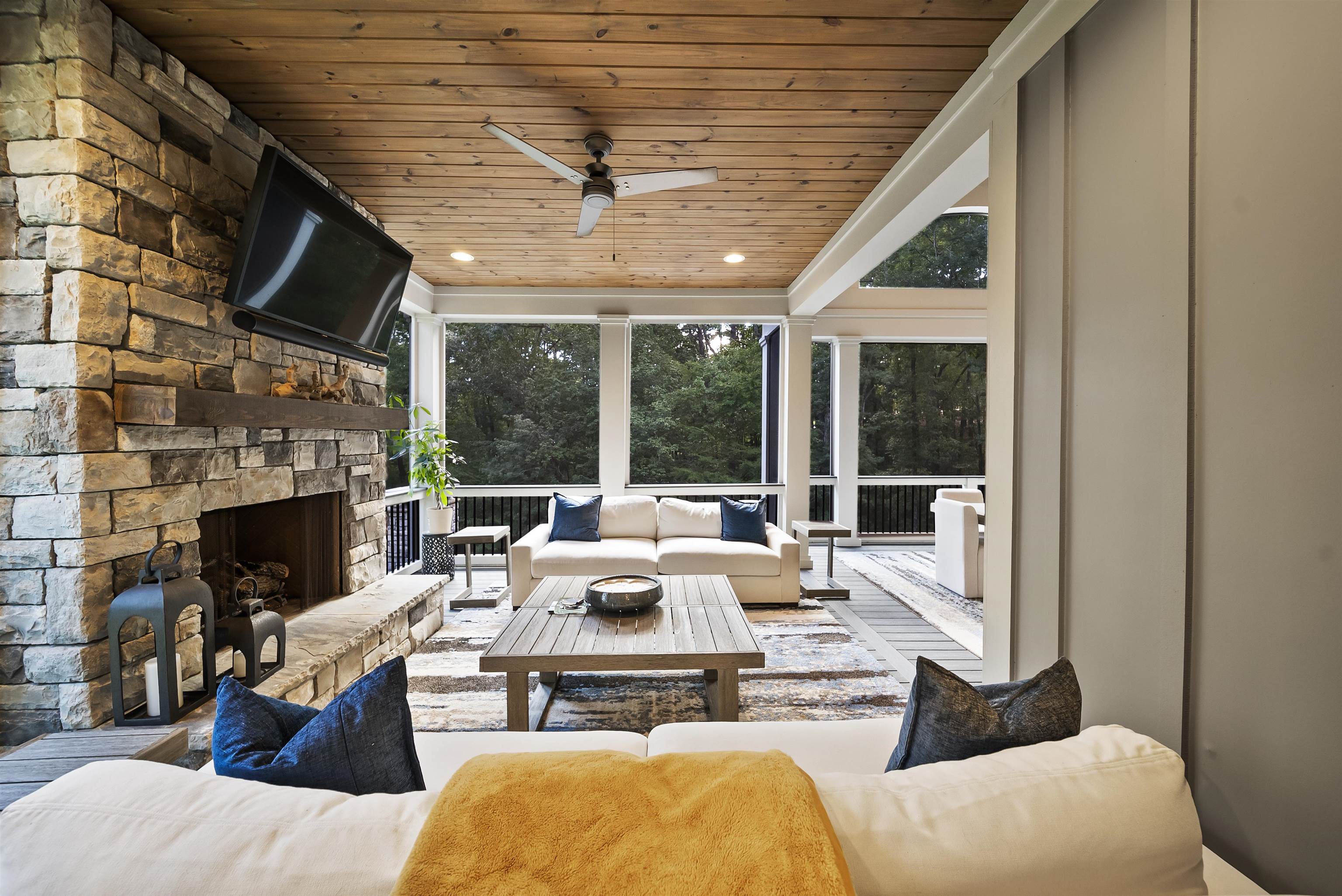 1091 JONES BLUFF COURT