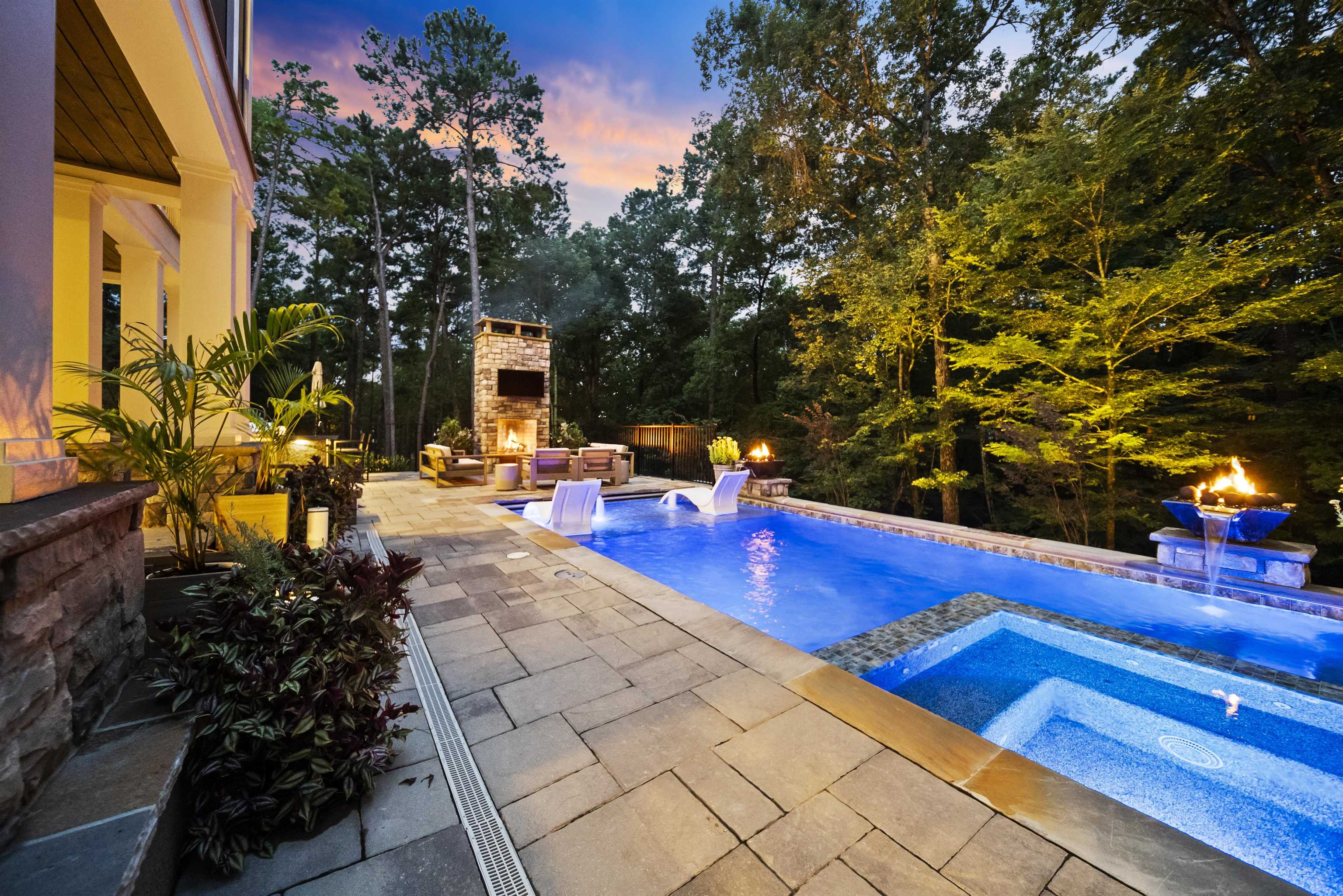 1091 JONES BLUFF COURT