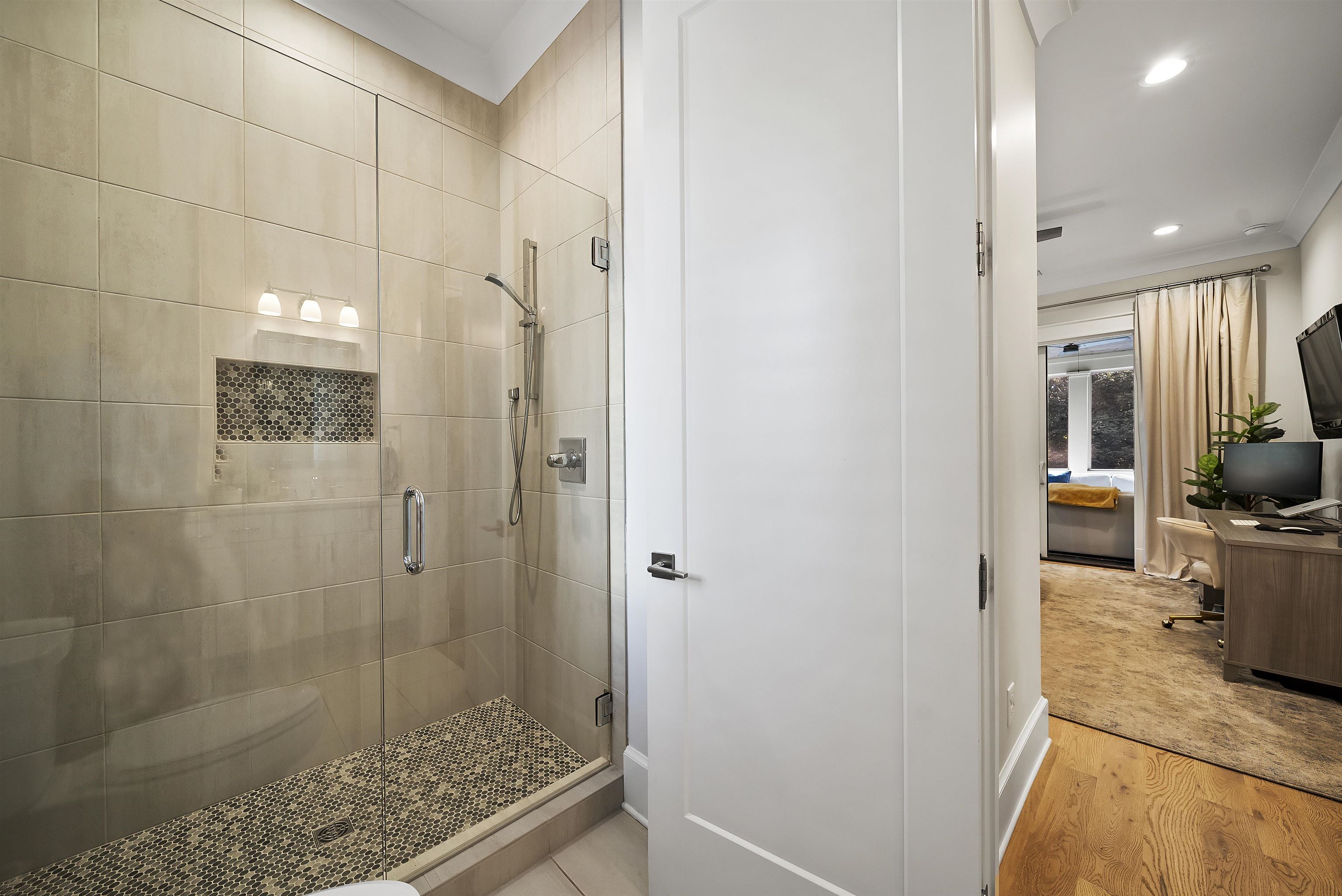 1091 JONES BLUFF COURT