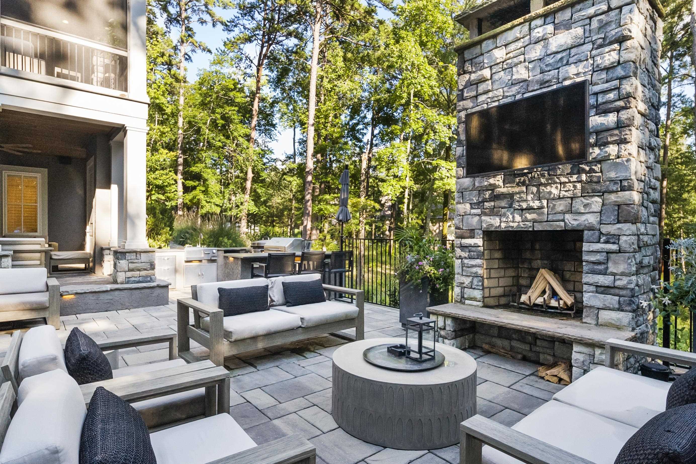 1091 JONES BLUFF COURT