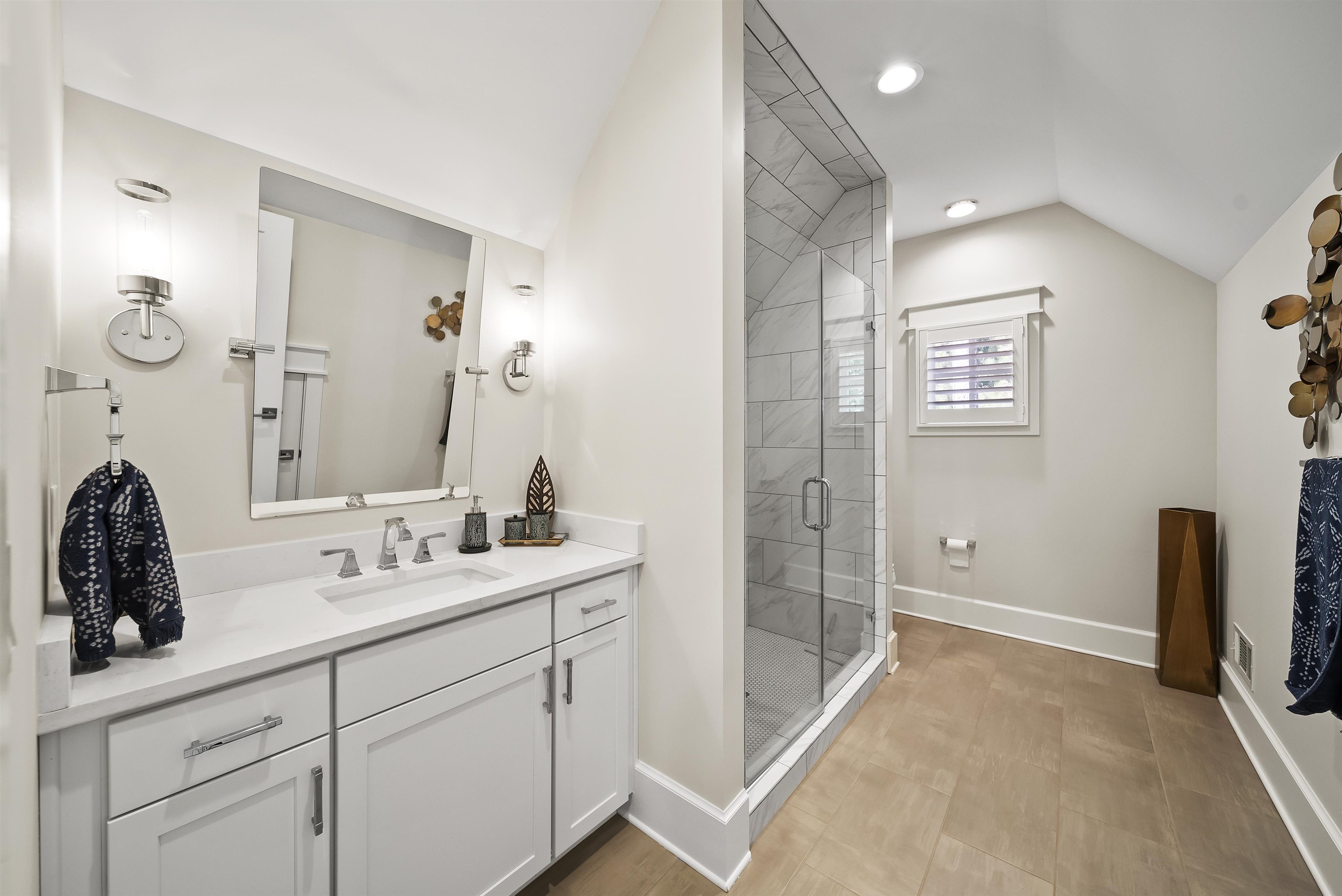 1091 JONES BLUFF COURT