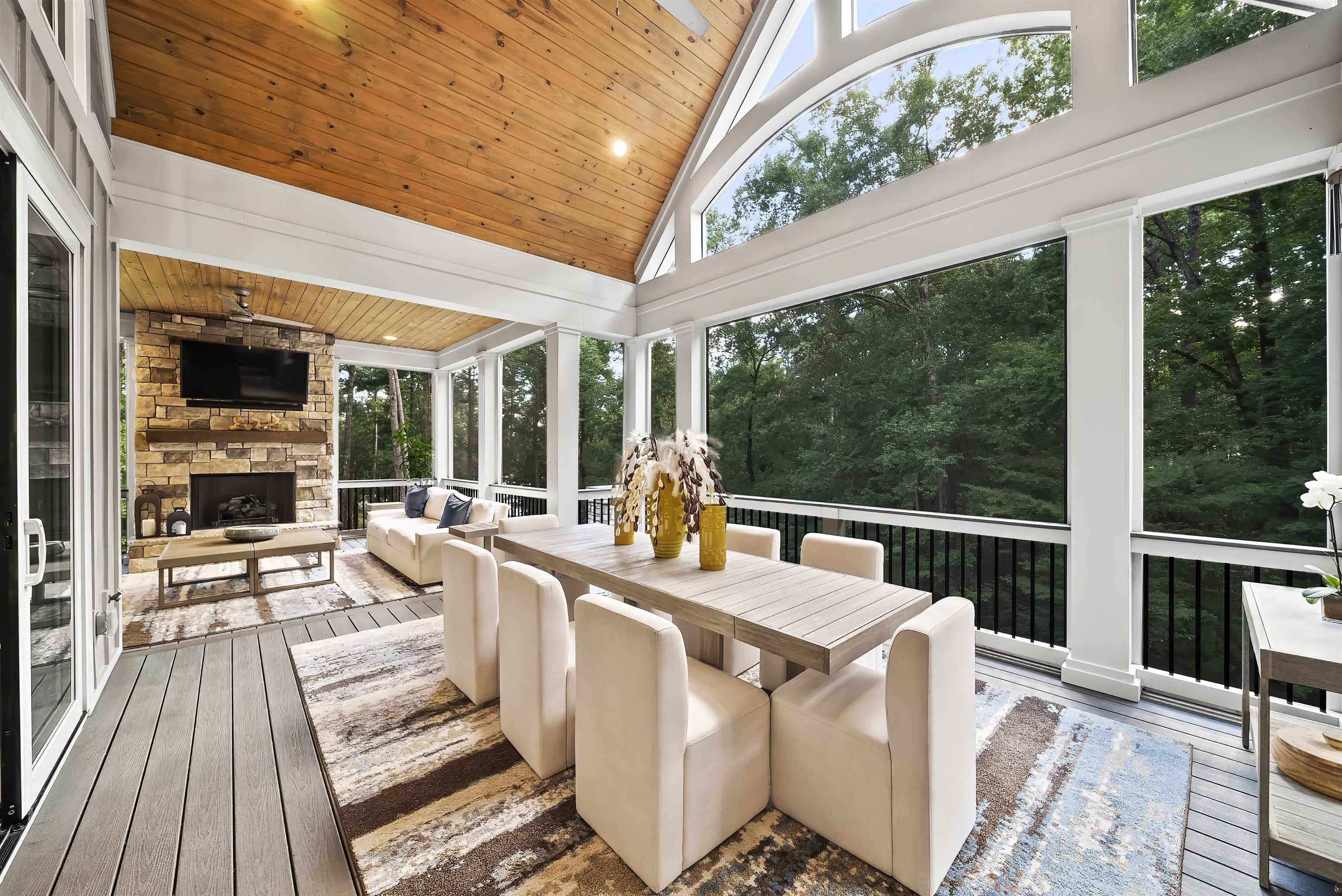 1091 JONES BLUFF COURT