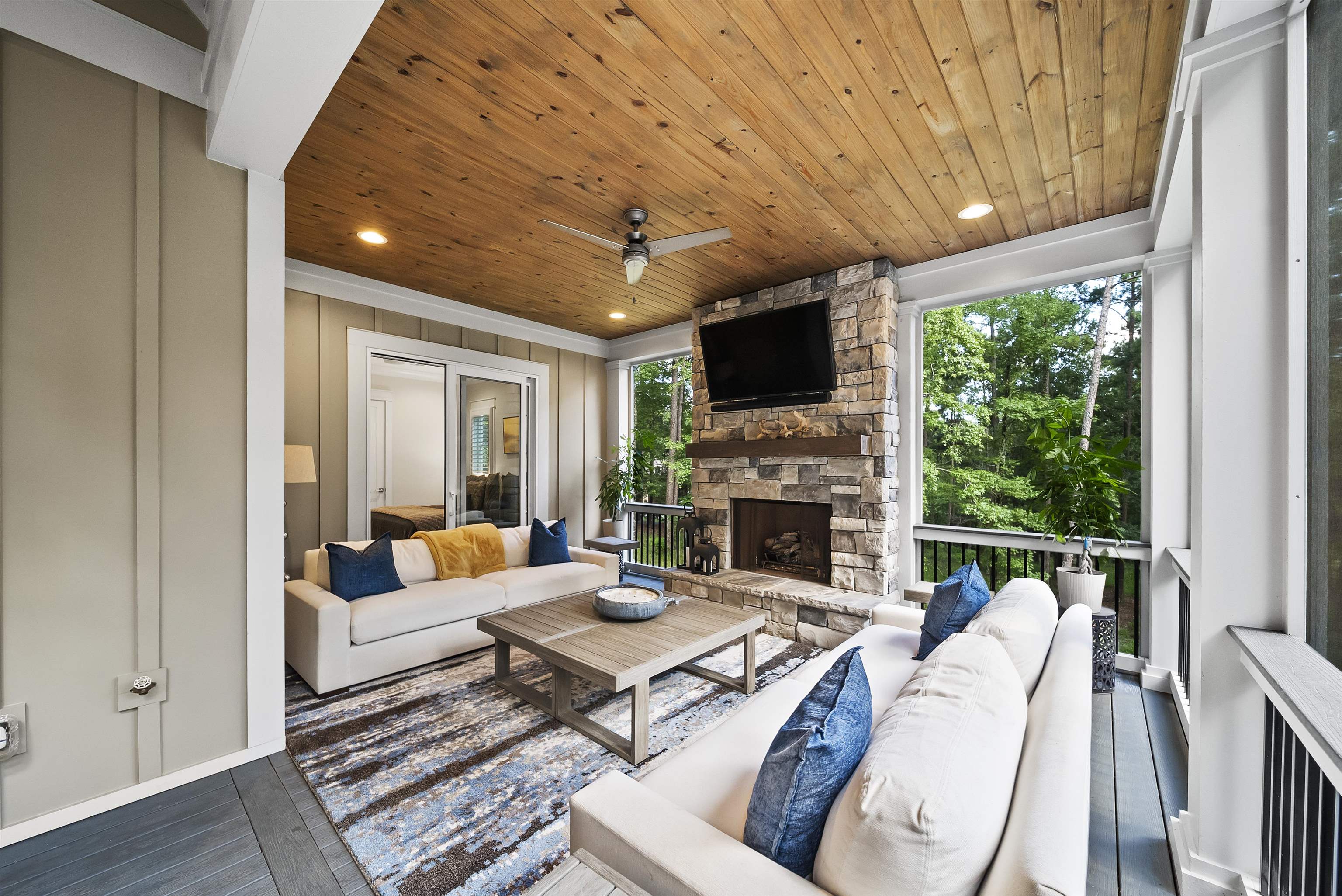 1091 JONES BLUFF COURT