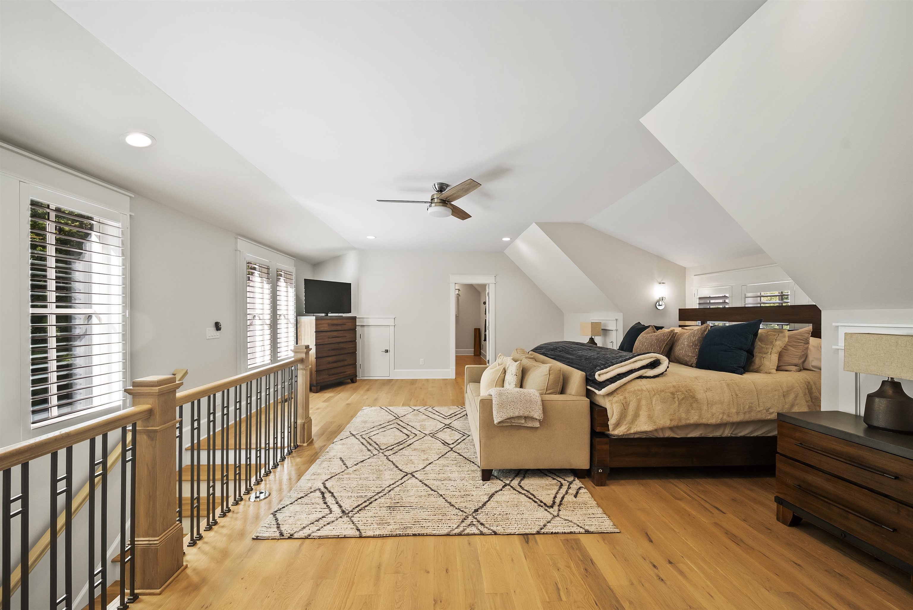 1091 JONES BLUFF COURT