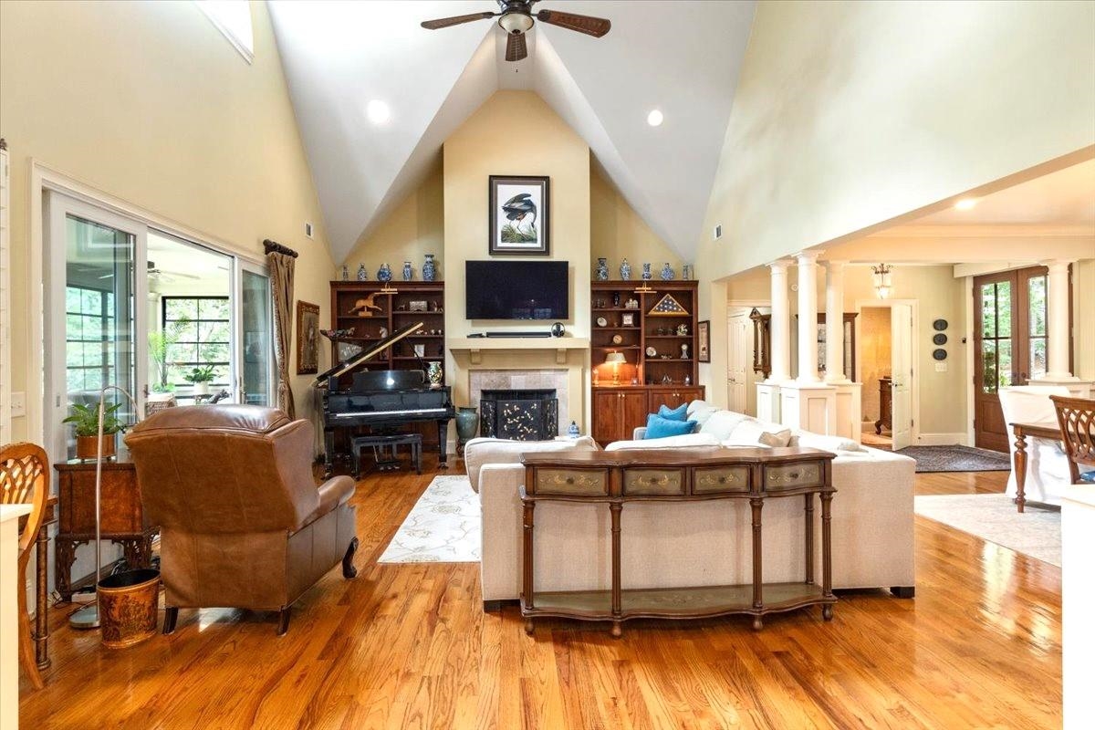 1020 HOMESTEAD
