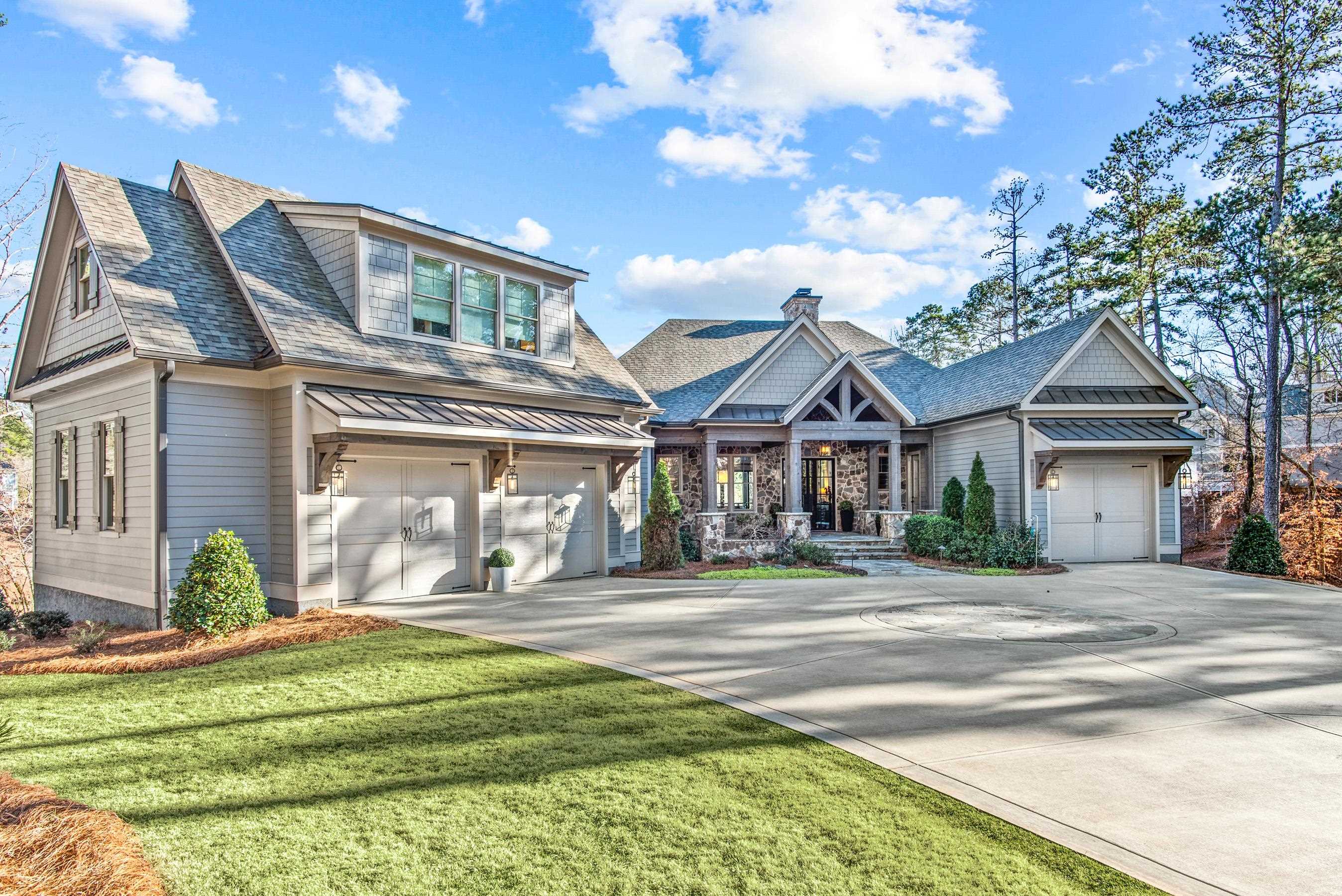 1051 LIBERTY BLUFF LANE