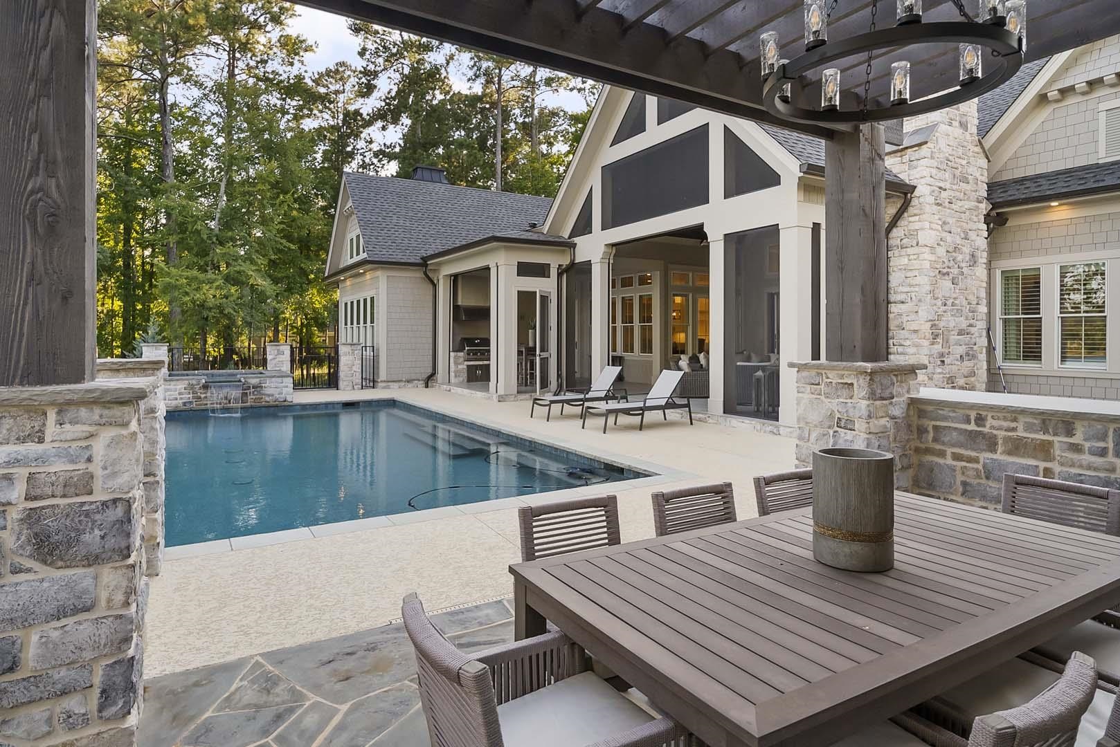 2960 LINGER LONGER DRIVE