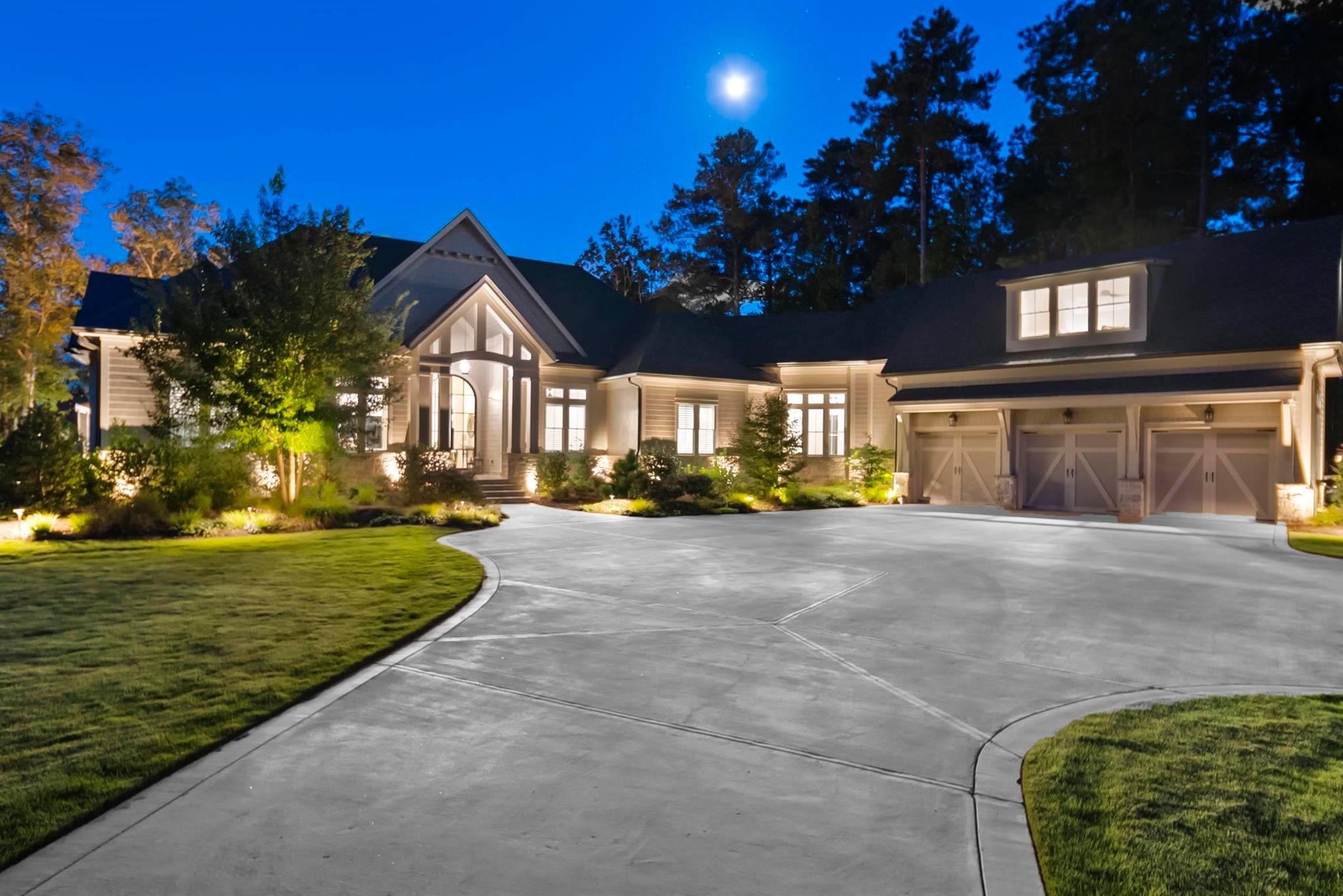 2960 LINGER LONGER DRIVE