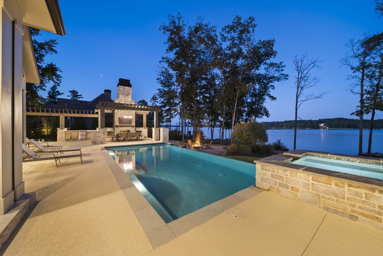 2960 LINGER LONGER DRIVE