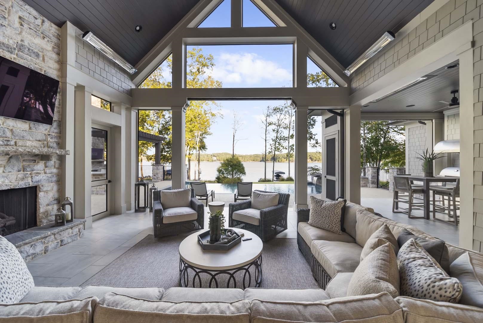 2960 LINGER LONGER DRIVE