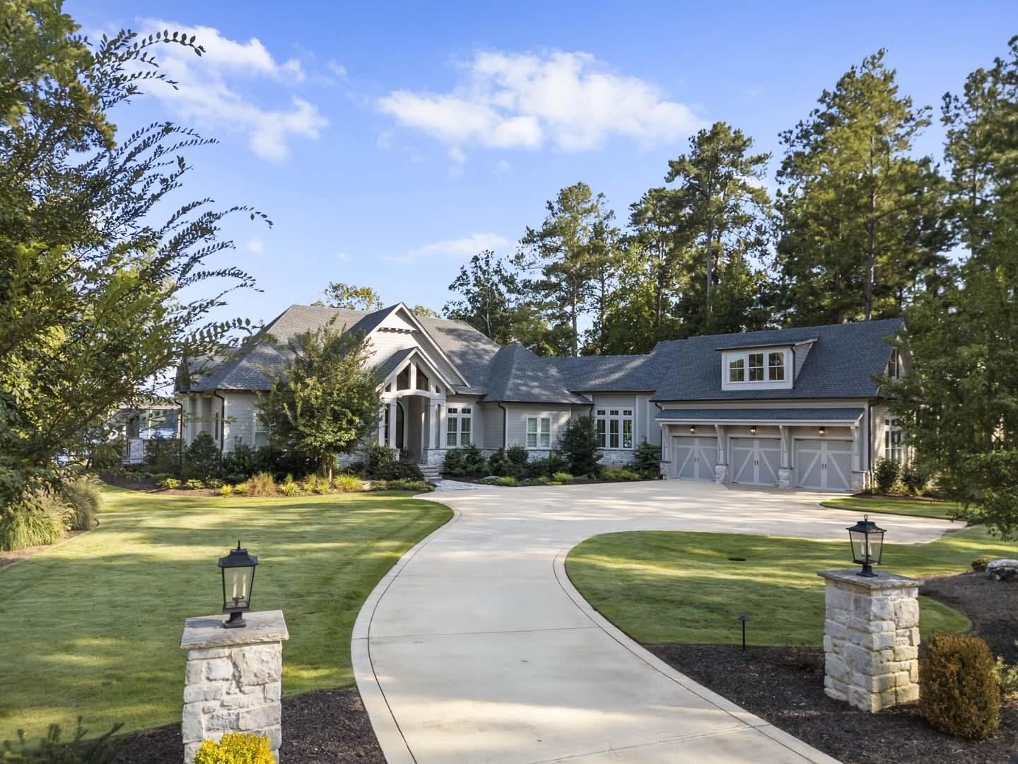 2960 LINGER LONGER DRIVE