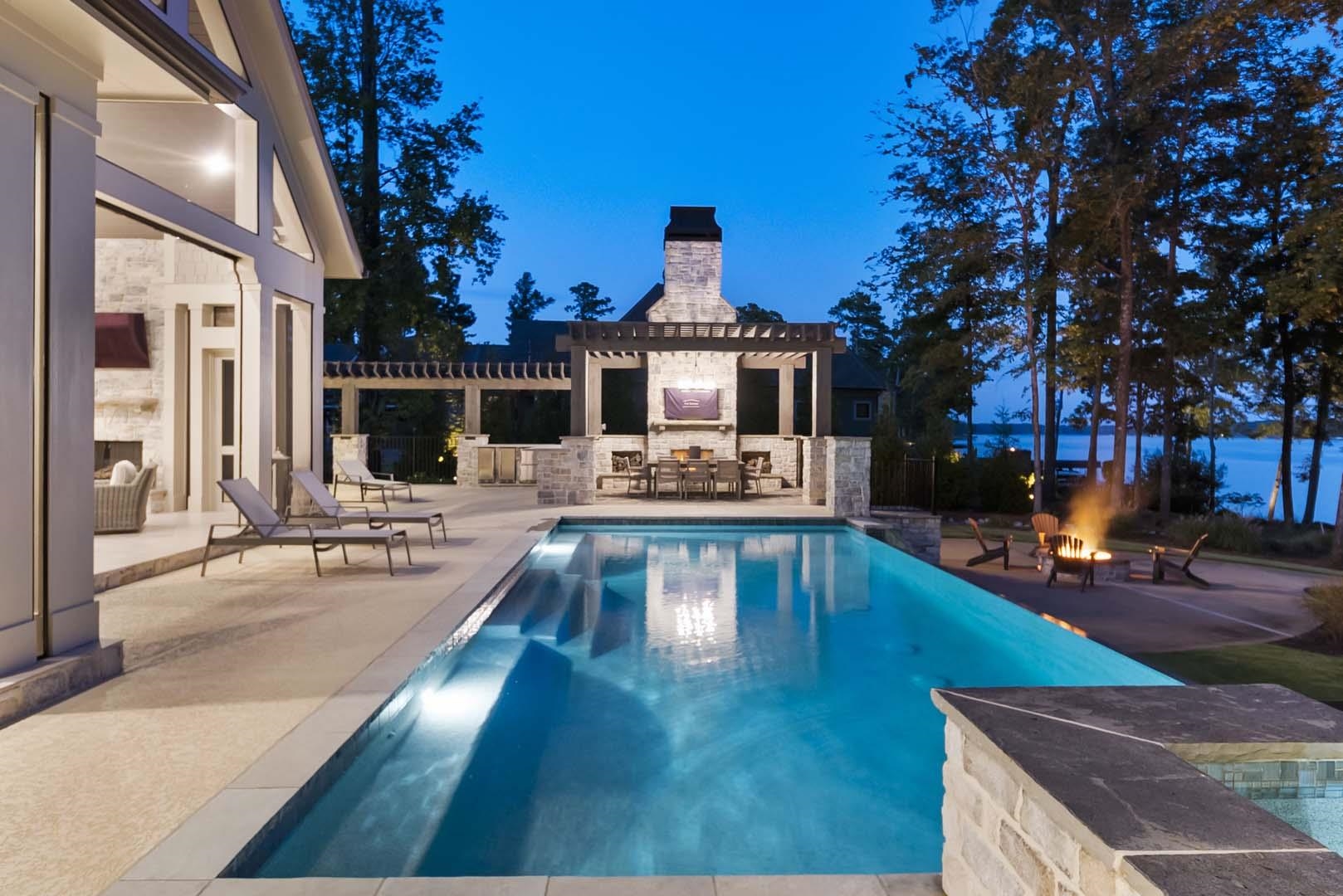 2960 LINGER LONGER DRIVE