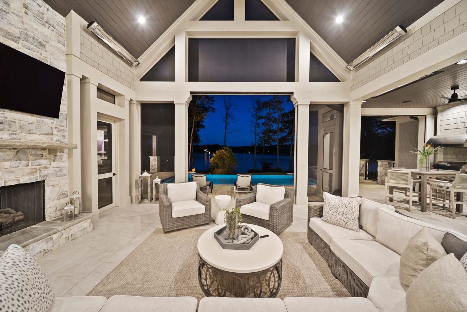 2960 LINGER LONGER DRIVE