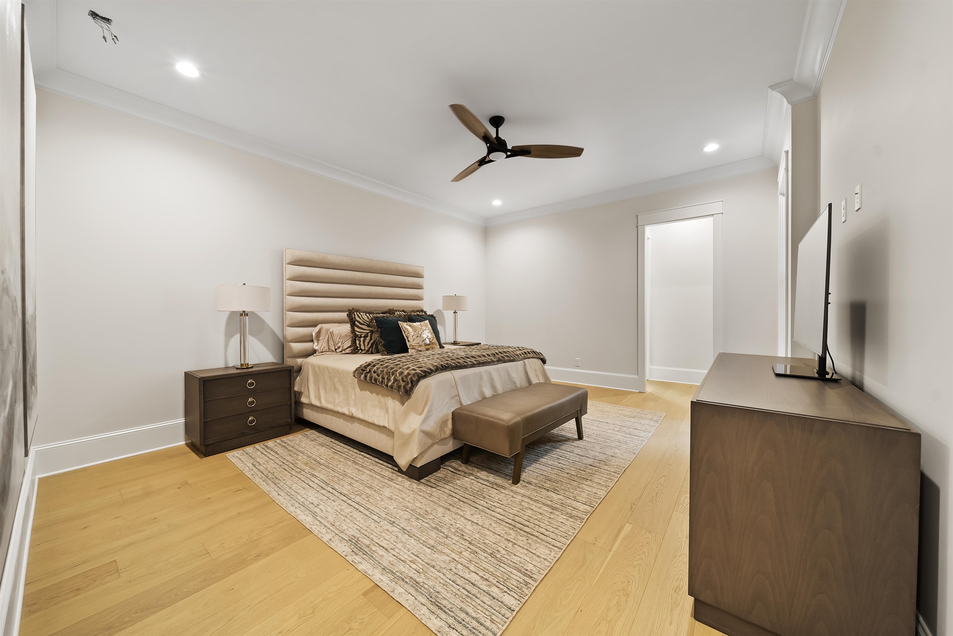 2960 LINGER LONGER DRIVE