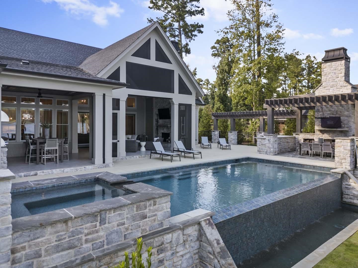 2960 LINGER LONGER DRIVE