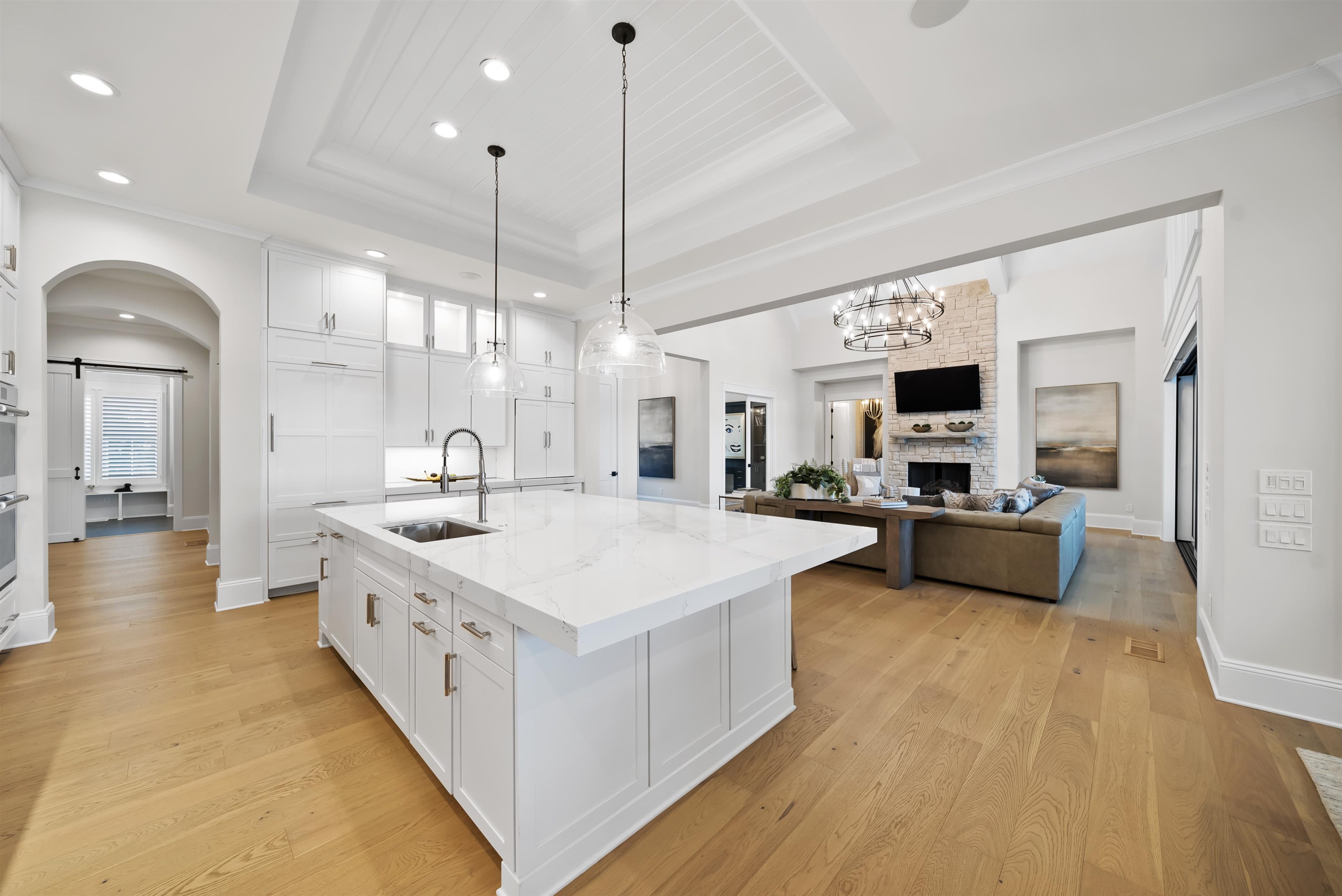 2960 LINGER LONGER DRIVE