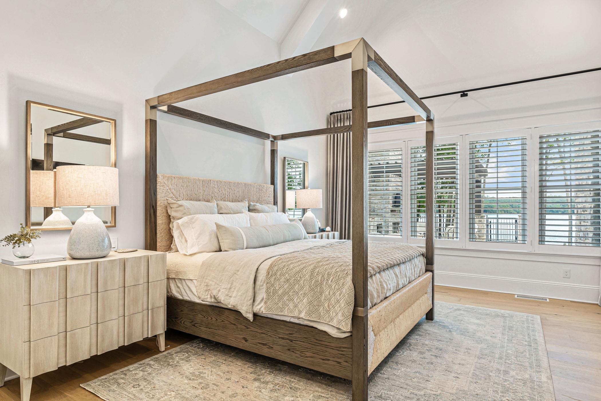 2960 LINGER LONGER DRIVE