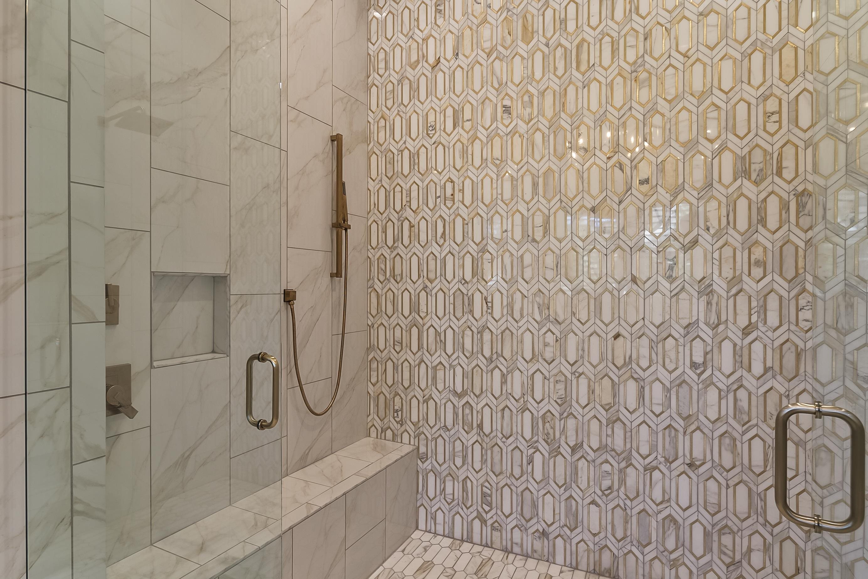 2960 LINGER LONGER DRIVE