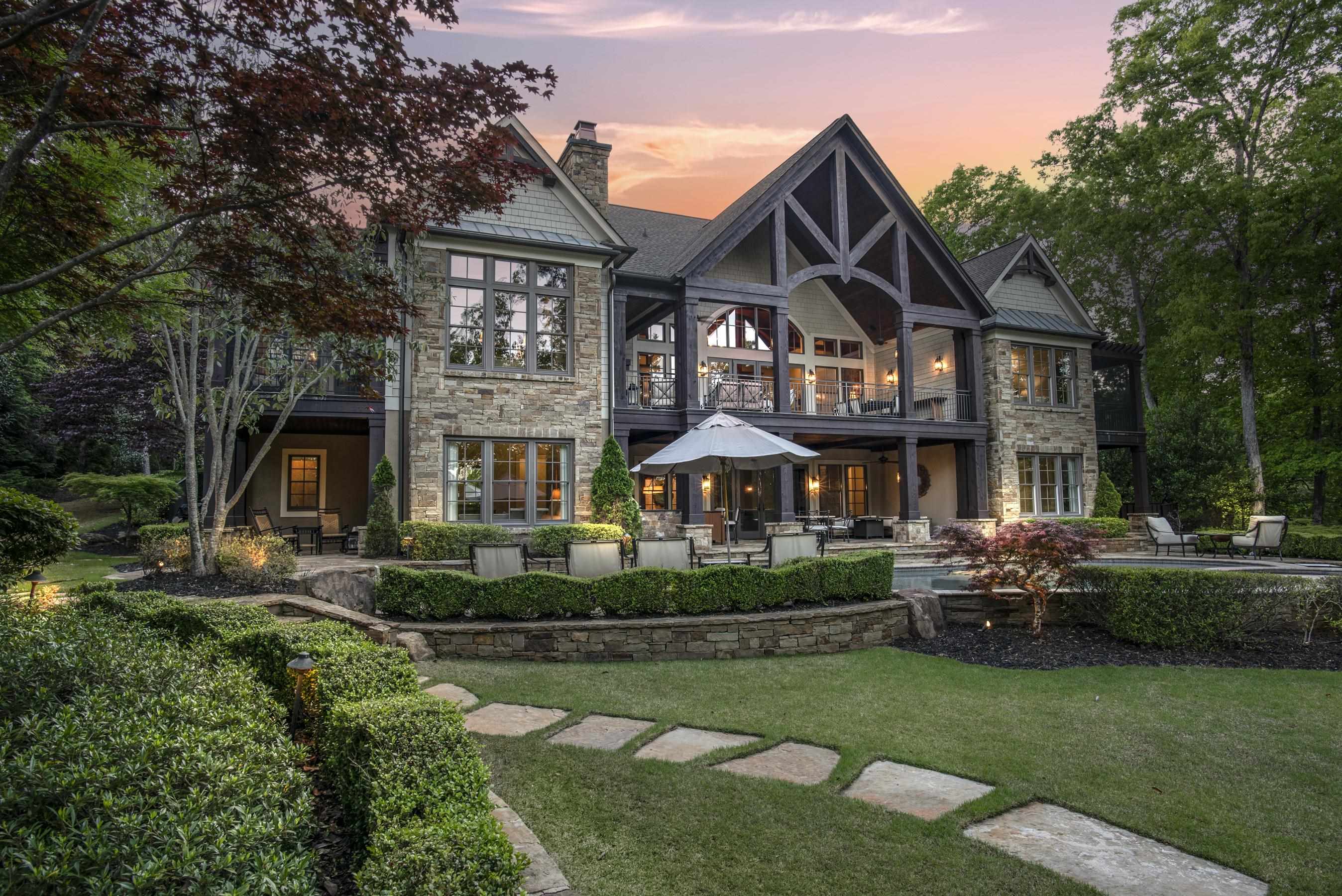 2030 LINGER LONGER DRIVE