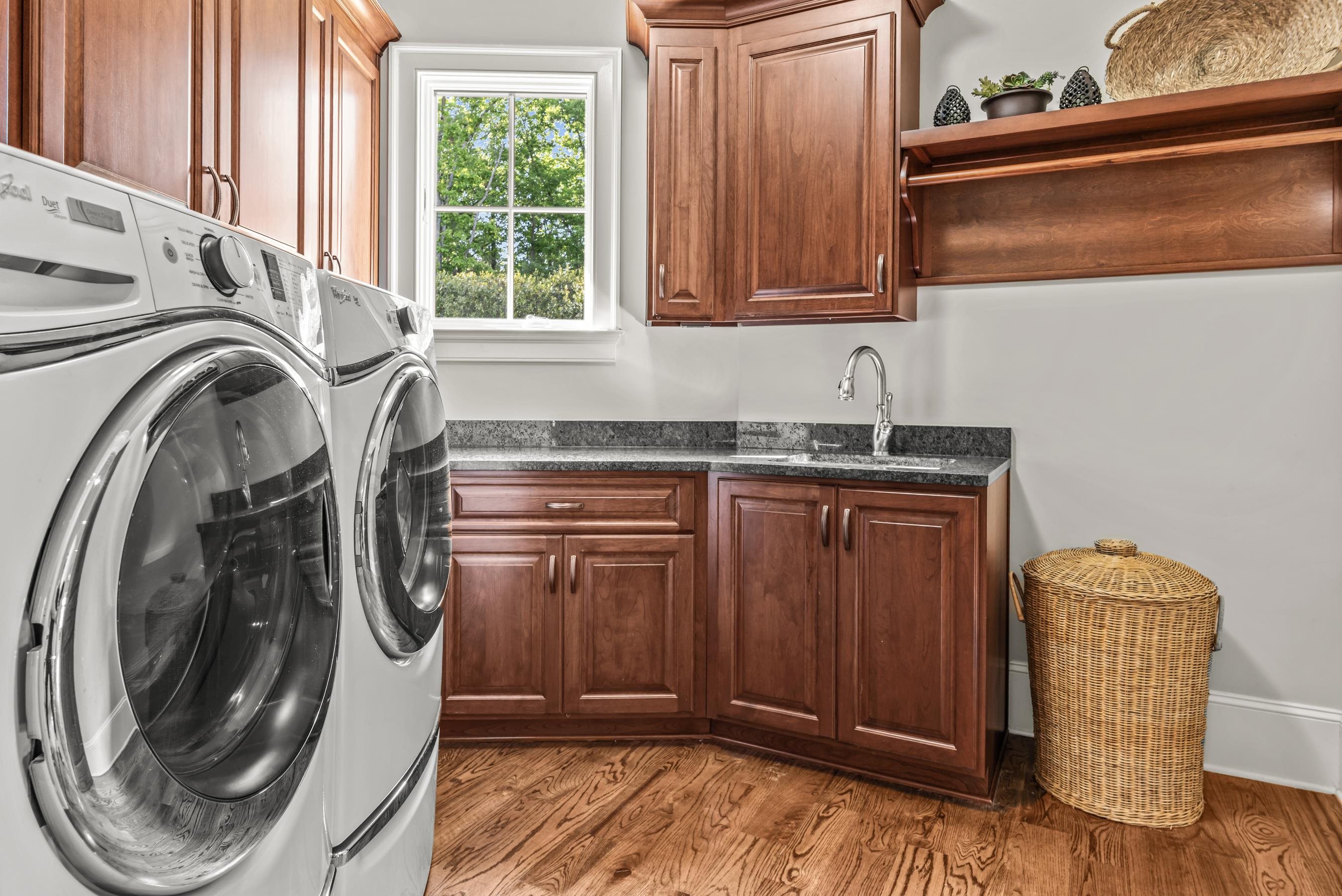 2030 LINGER LONGER DRIVE